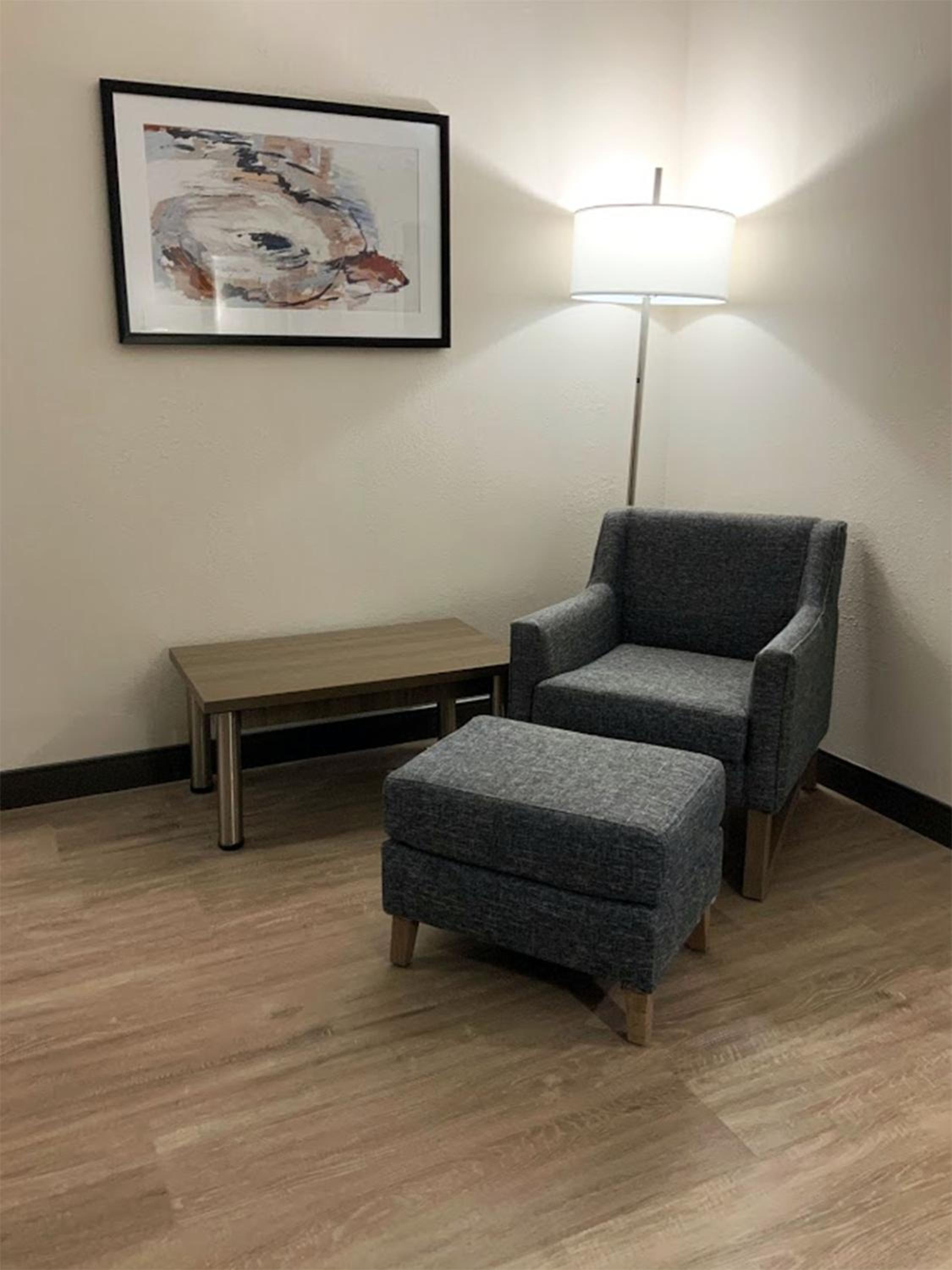 Queen Room with Two Queen Beds - Mobility Access/Non-Smoking - Photo 2