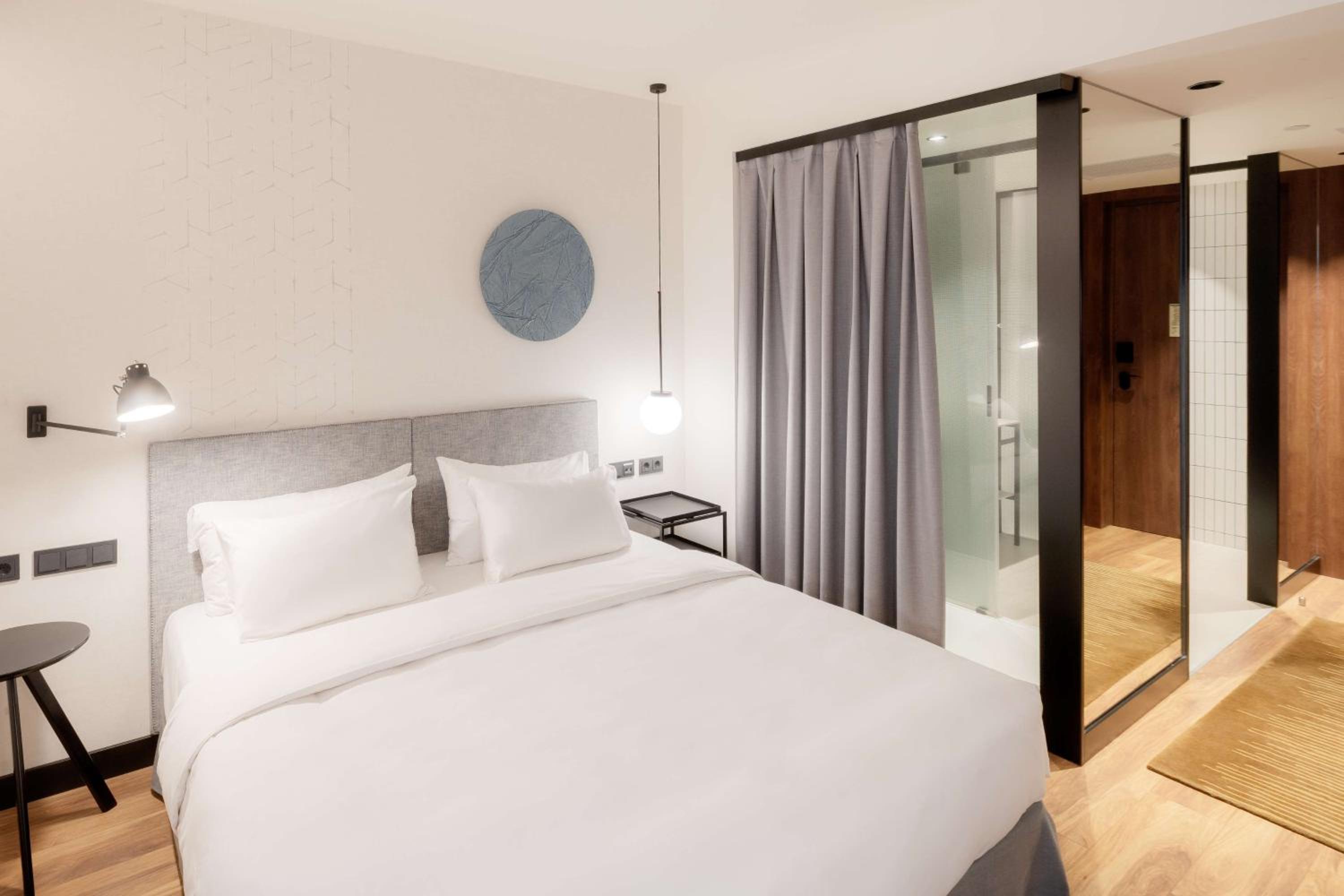 Standard Room - Interior Facing - Photo 1