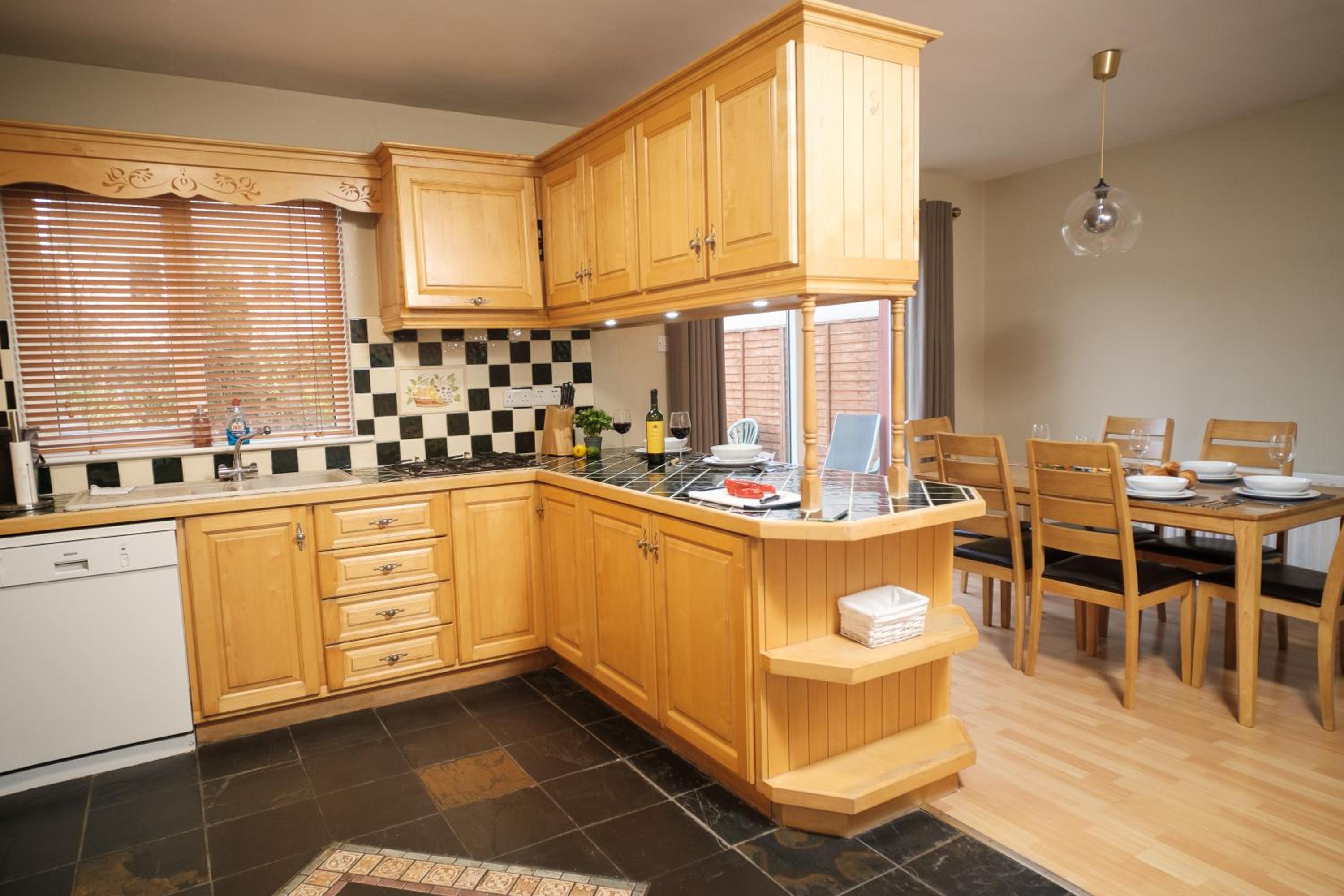 Three-Bedroom House photo 3