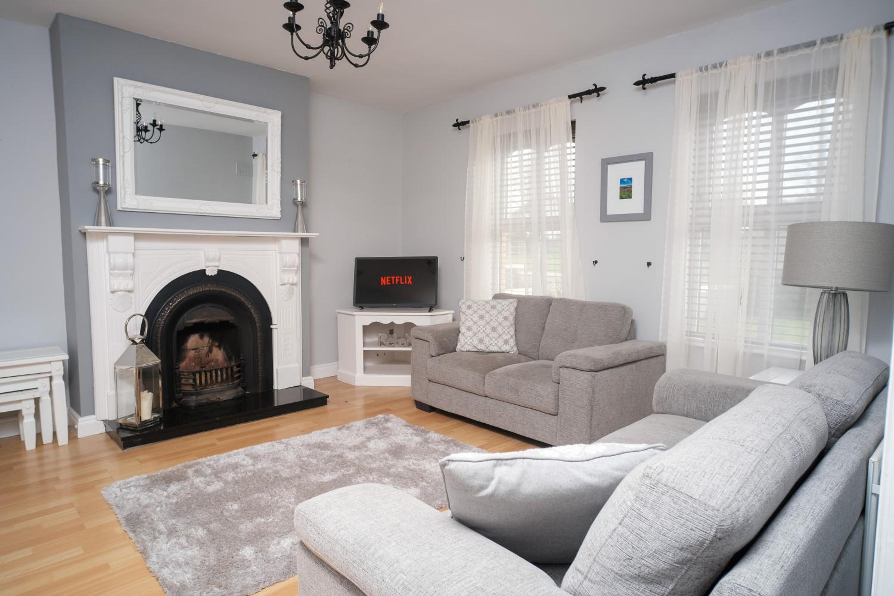 Three-Bedroom House photo 2