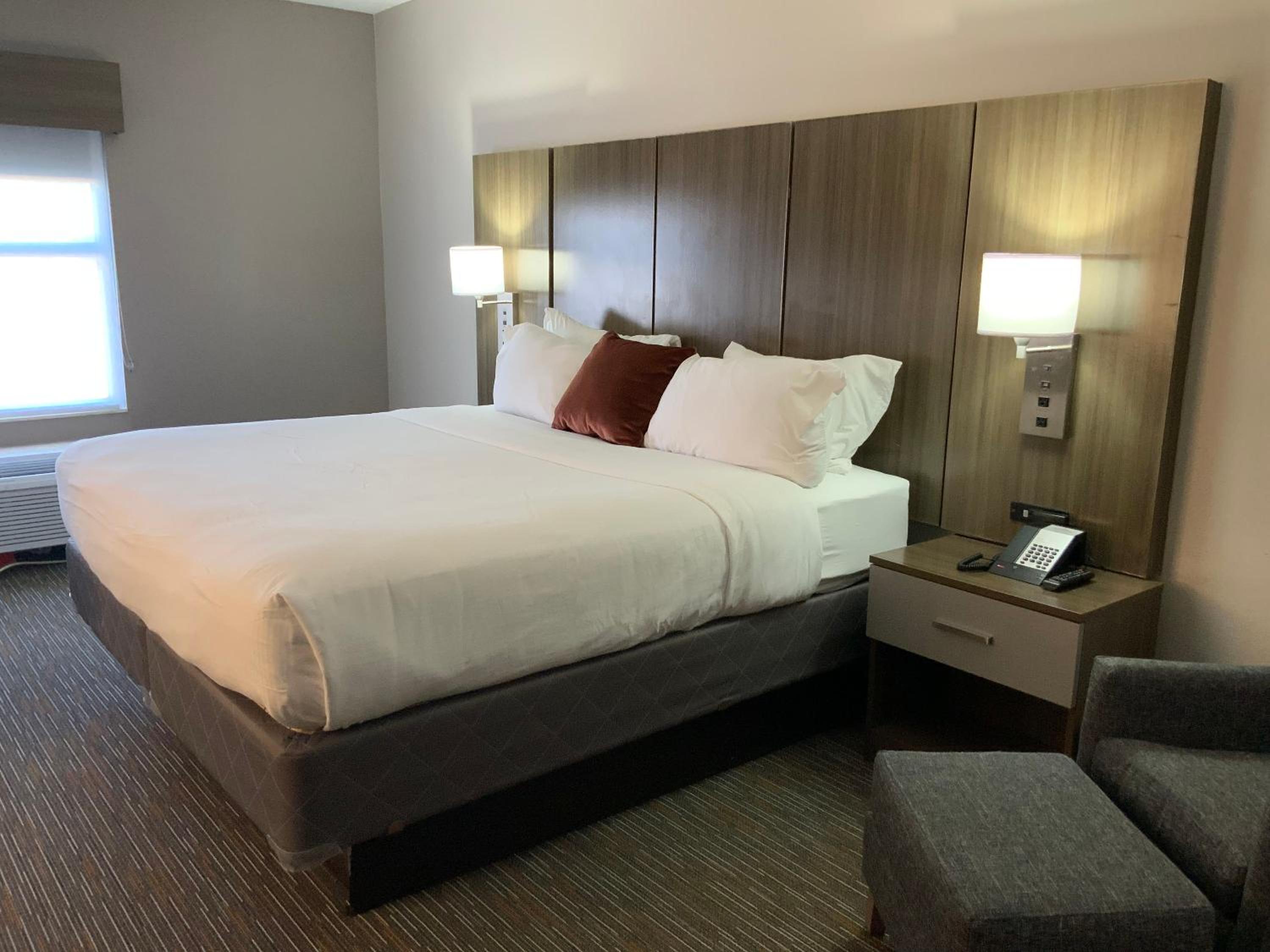 King Room - Mobility Access/Non-Smoking - Photo 1
