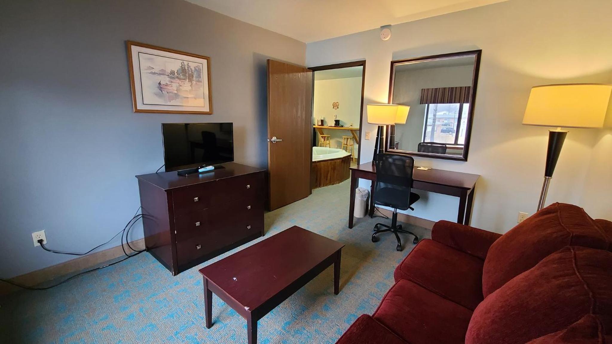 Deluxe Single King Suite with Spa Bath  No Pets Allowed - Photo 6
