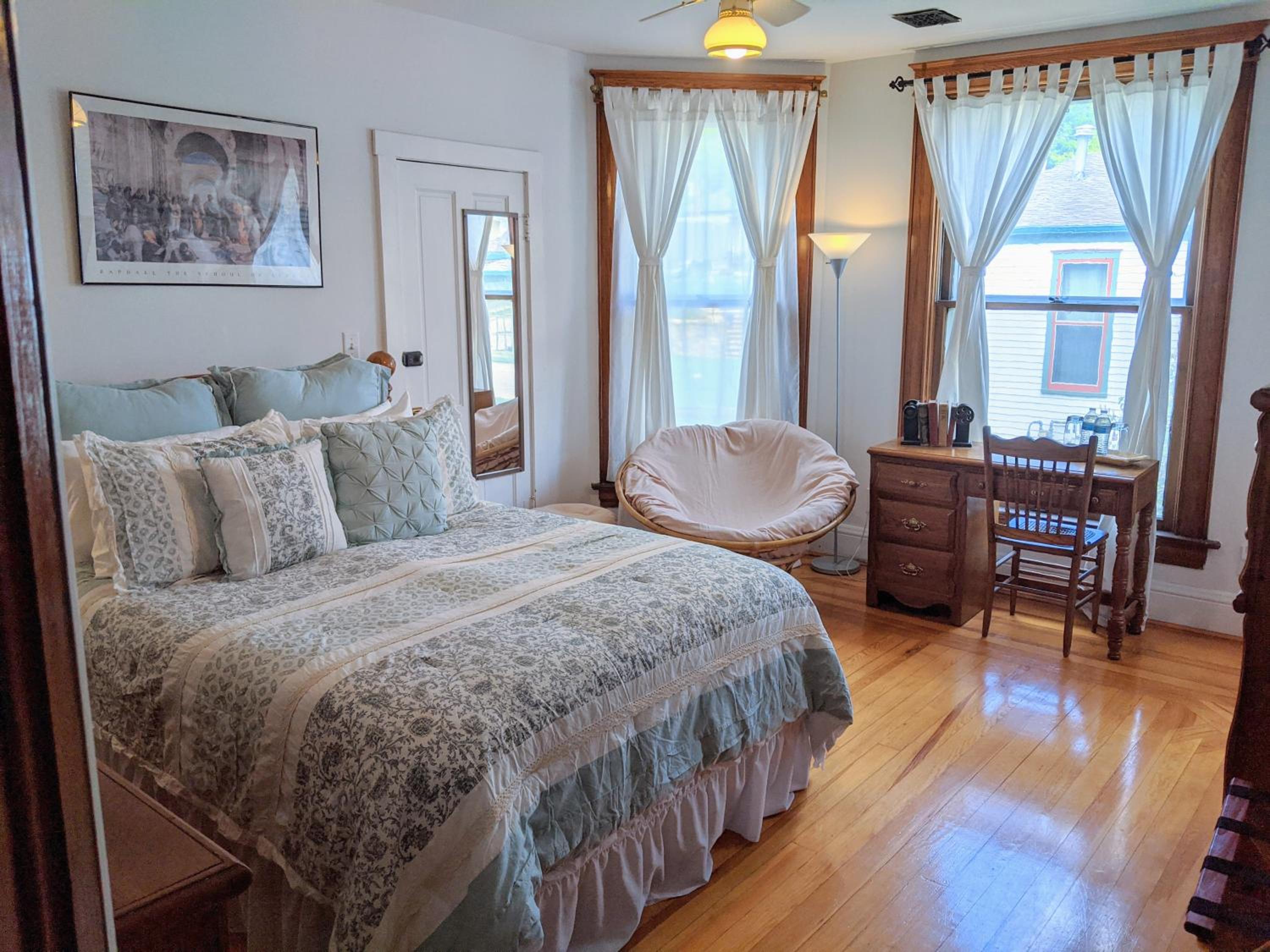 Queen Room with Shared Bathroom