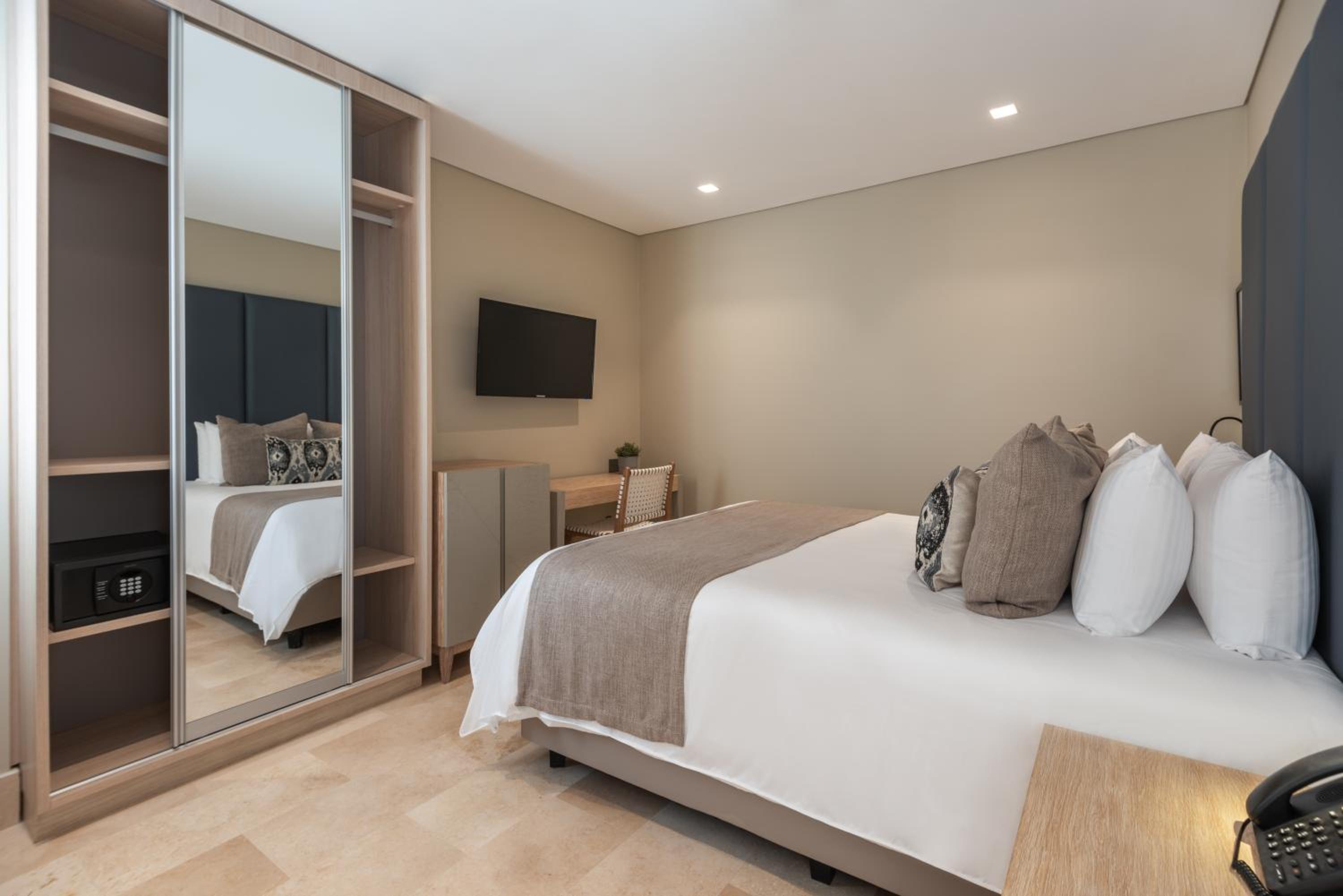 Double Room - Photo 3