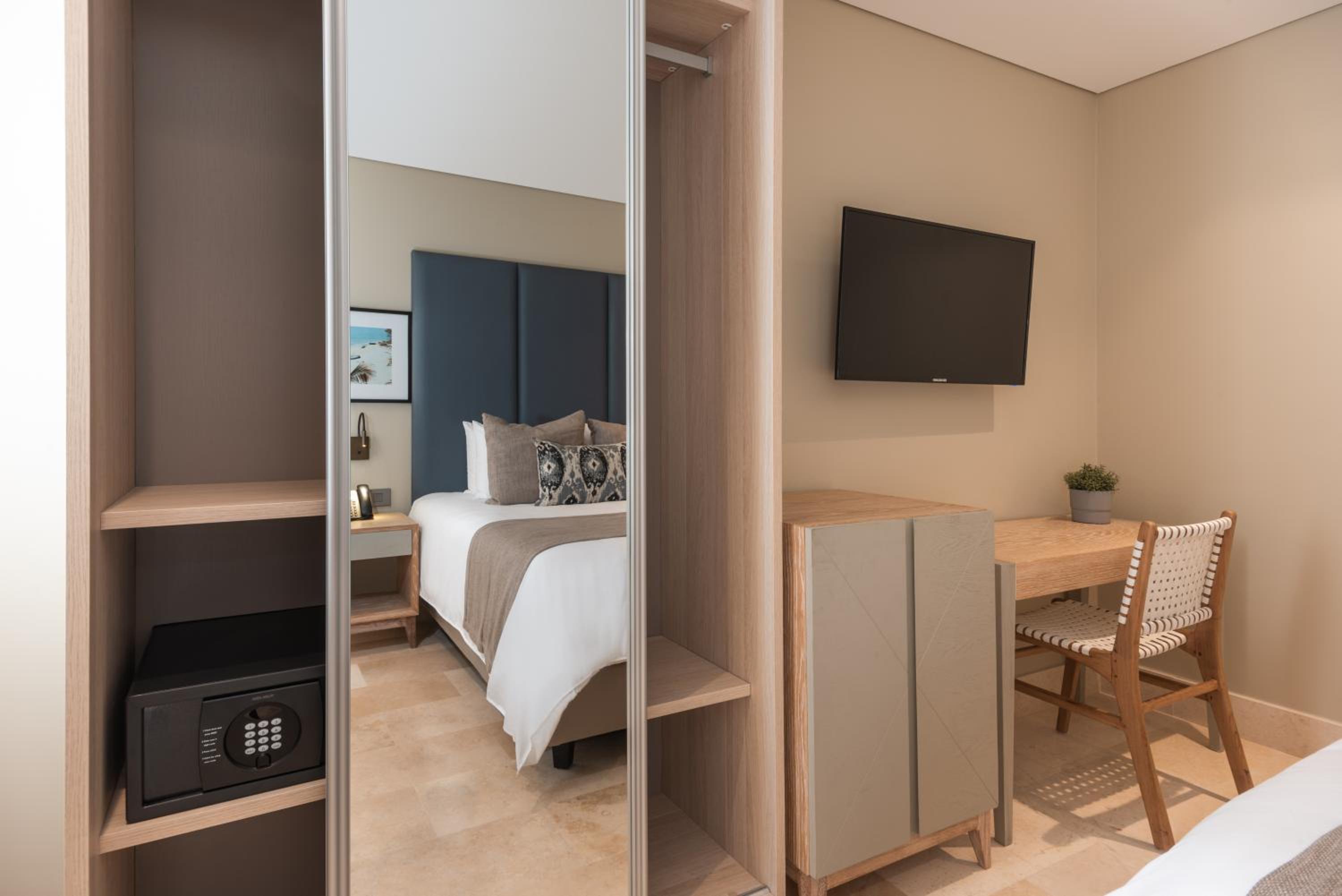 Double Room - Photo 9