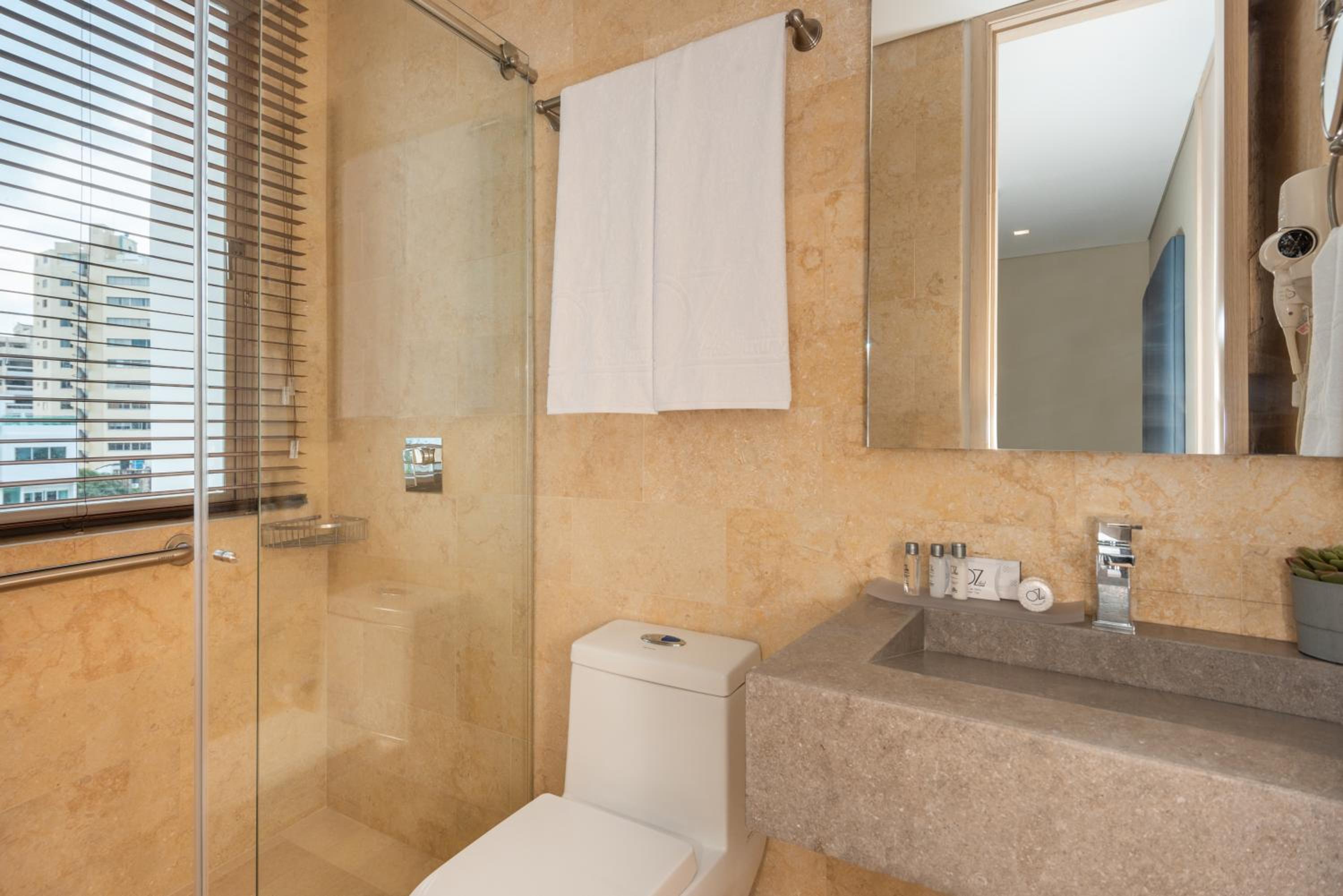 Double Room - Photo 12