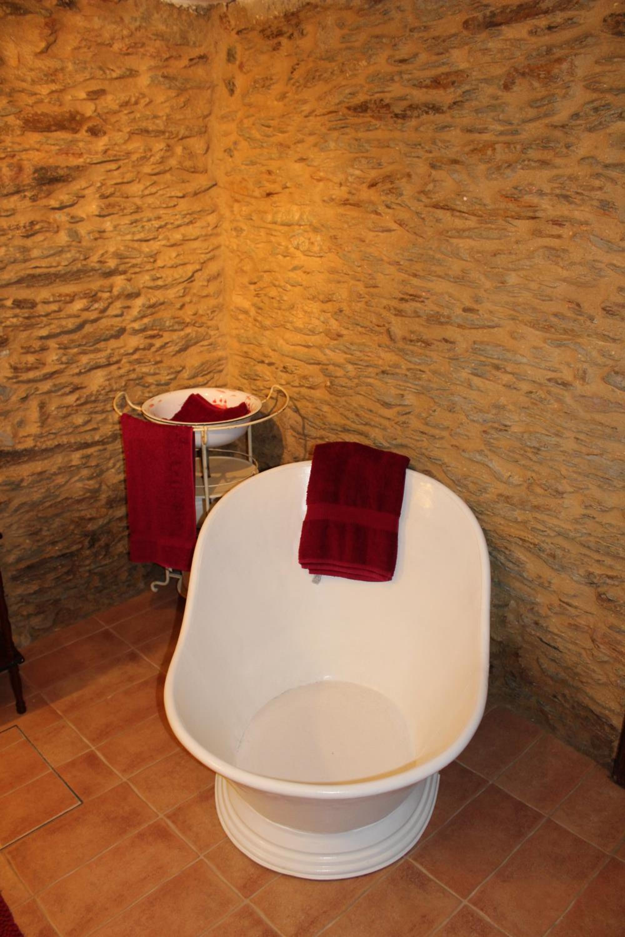 Double Room with Private Bathroom - Photo 6