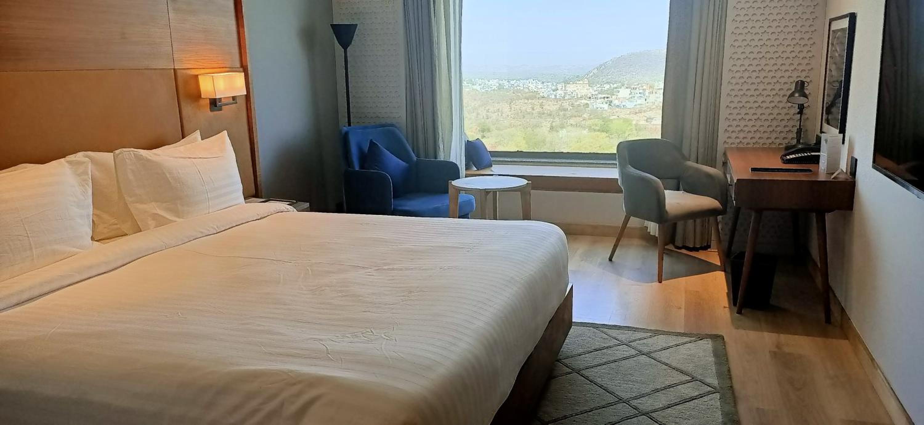 Superior Room with Statue View - Photo 4