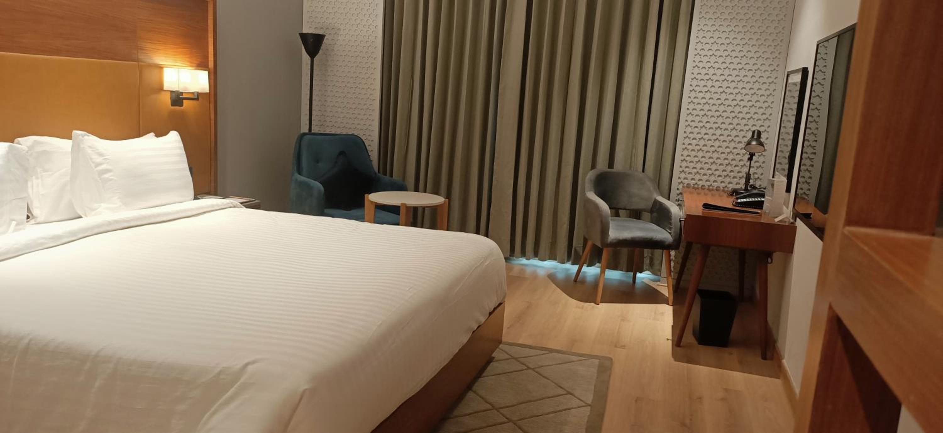 Superior Room with Valley View - Photo 3