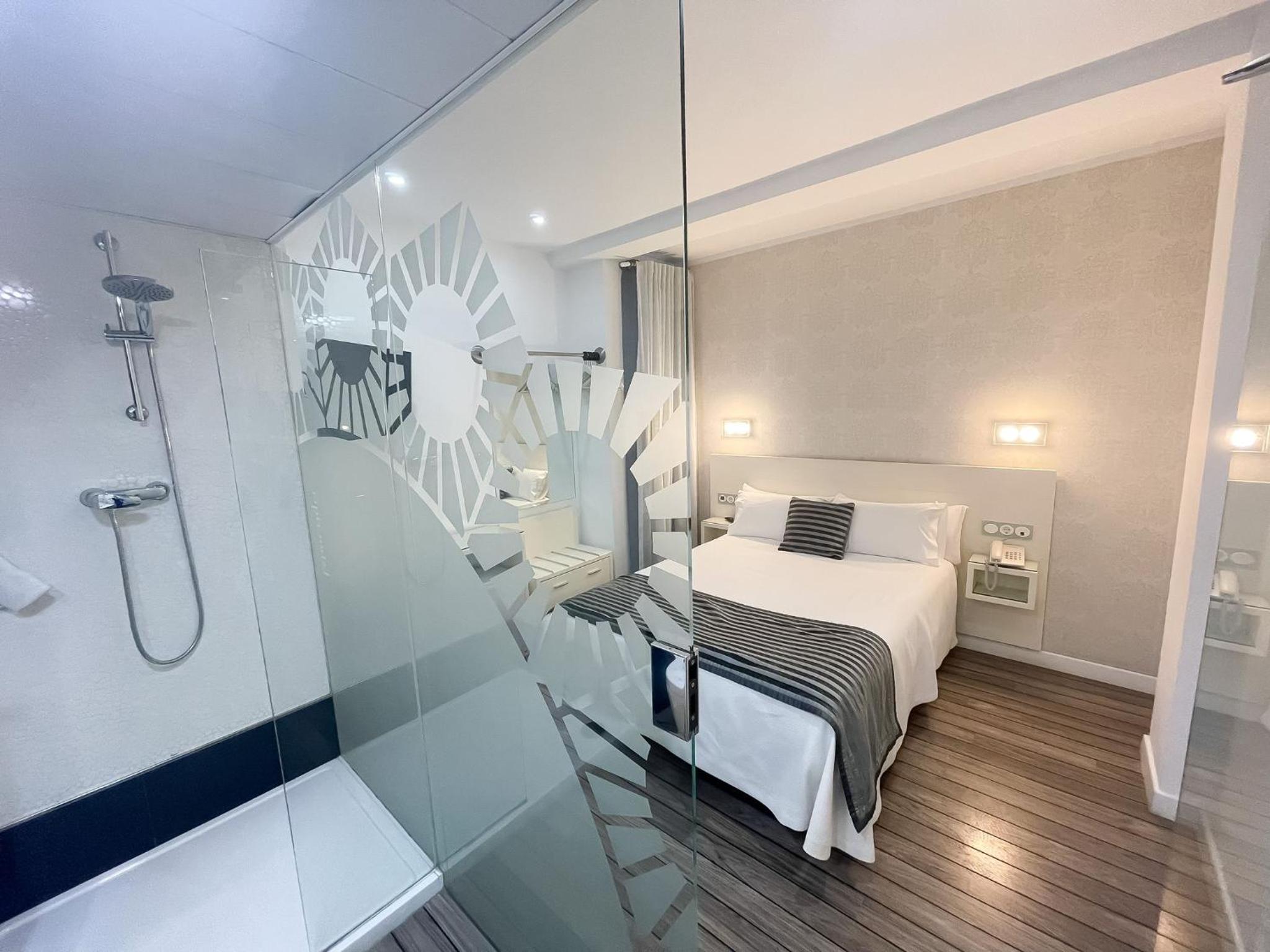 Economy Double Room photo 2