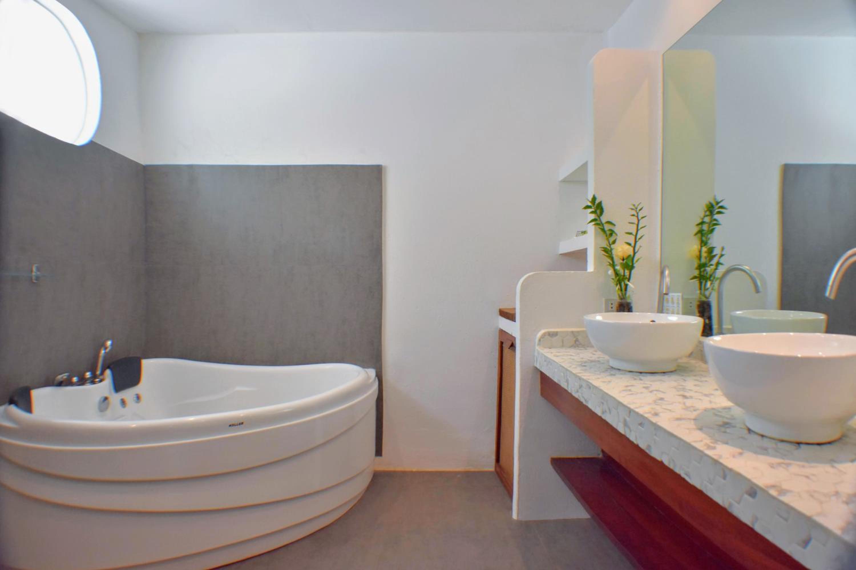 Deluxe Double Room with Jacuzzi  - Photo 3