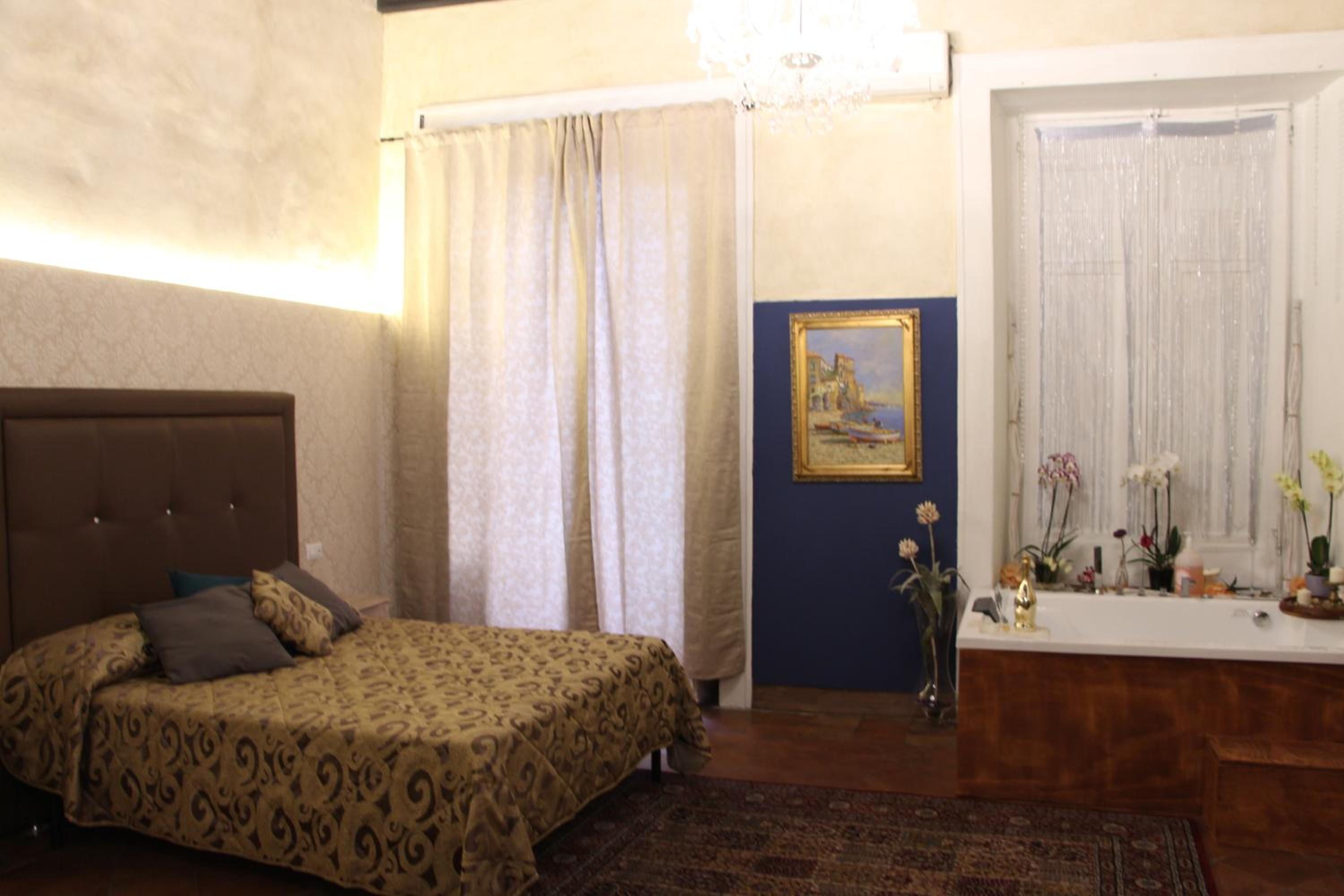 Queen Suite photo 1