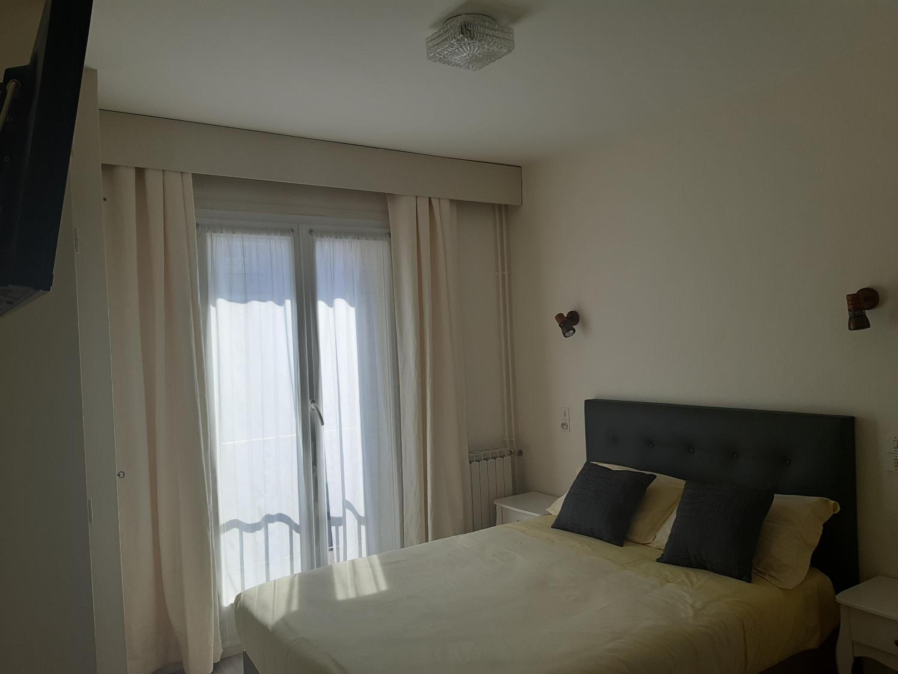 Double Room with Private Bathroom photo 2