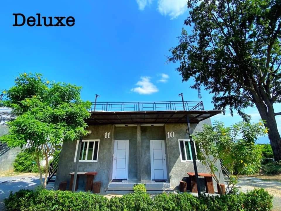 Deluxe Room - Photo 7