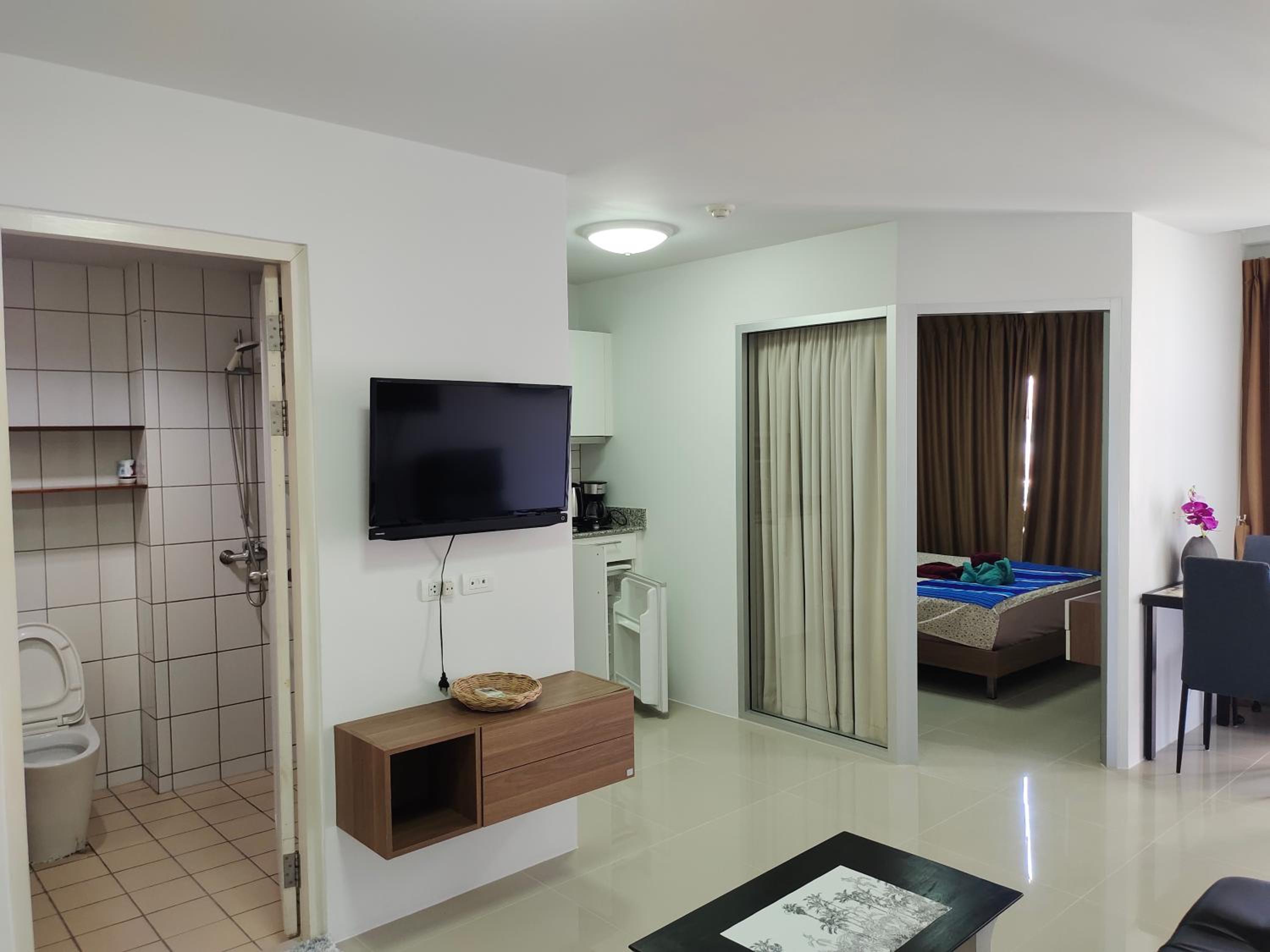 One-Bedroom Apartment - Photo 14