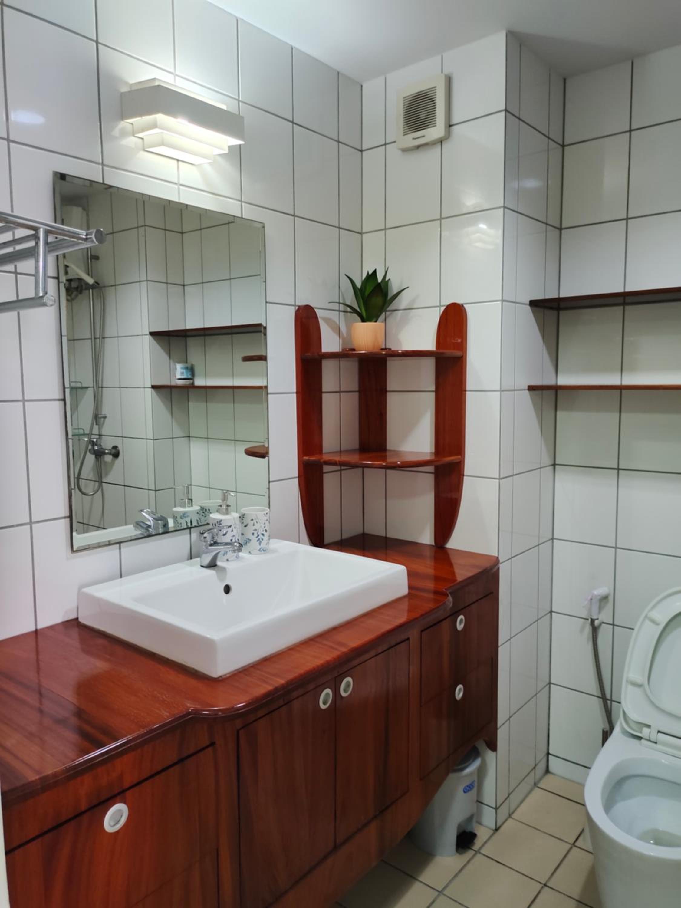 One-Bedroom Apartment - Photo 16