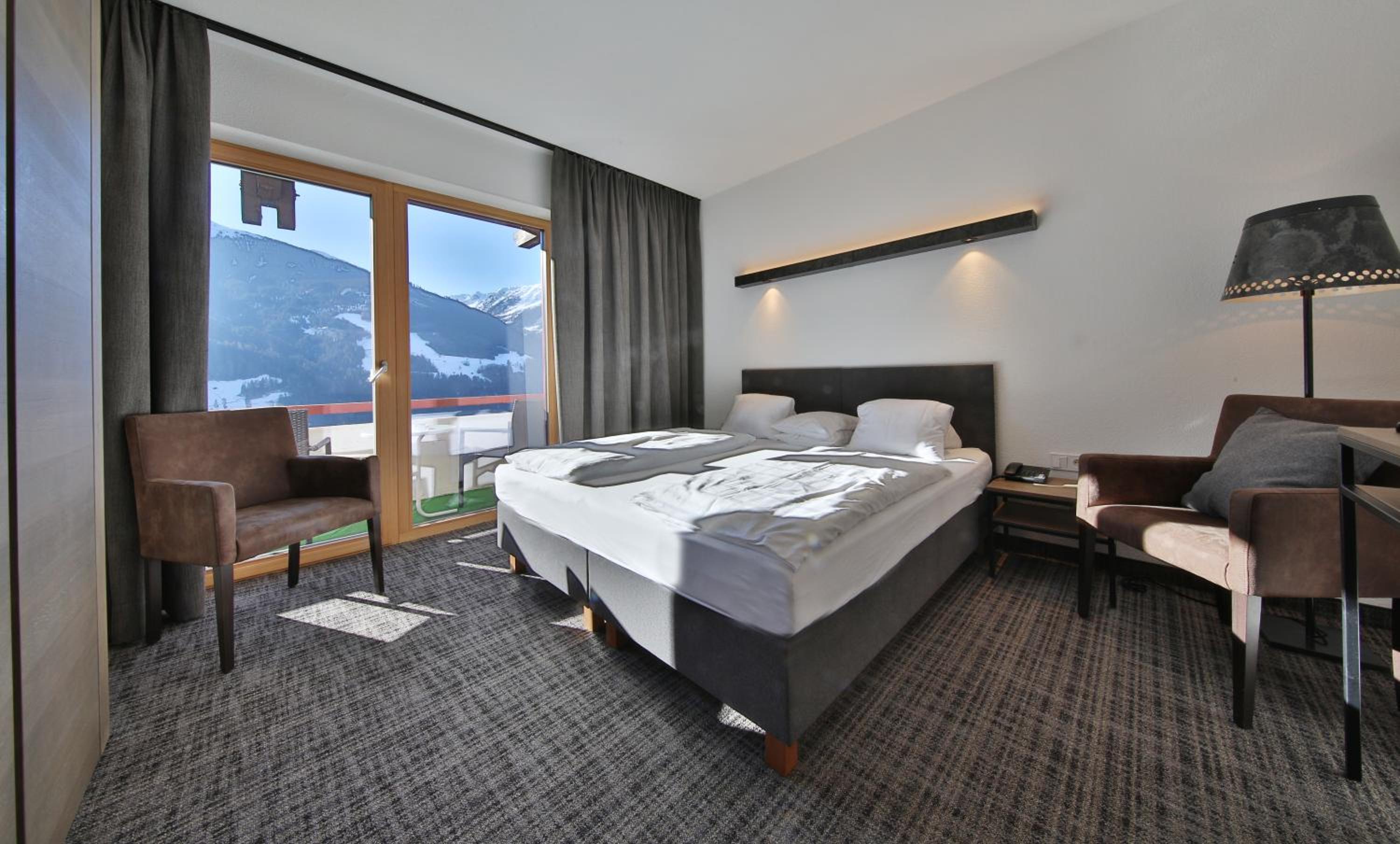 Suite with Steam Bath and Mountain View - Photo 1