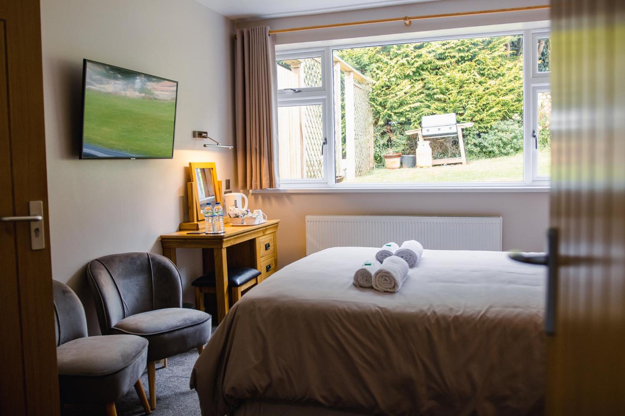 Deluxe Double Room - Photo 8