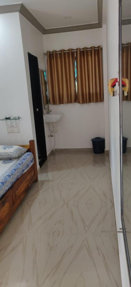 Budget Double Room photo 2