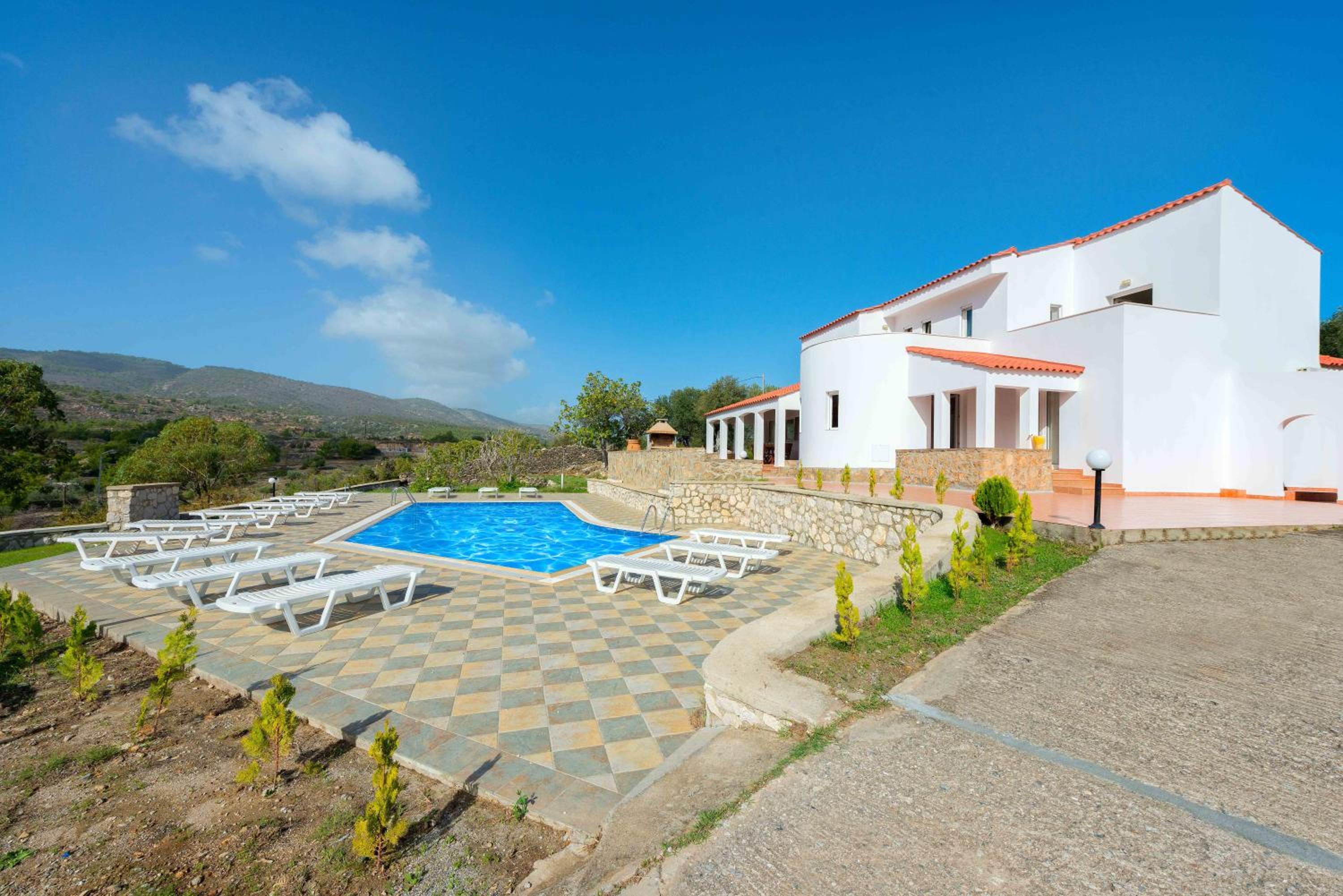 Villa with Private Pool photo 3