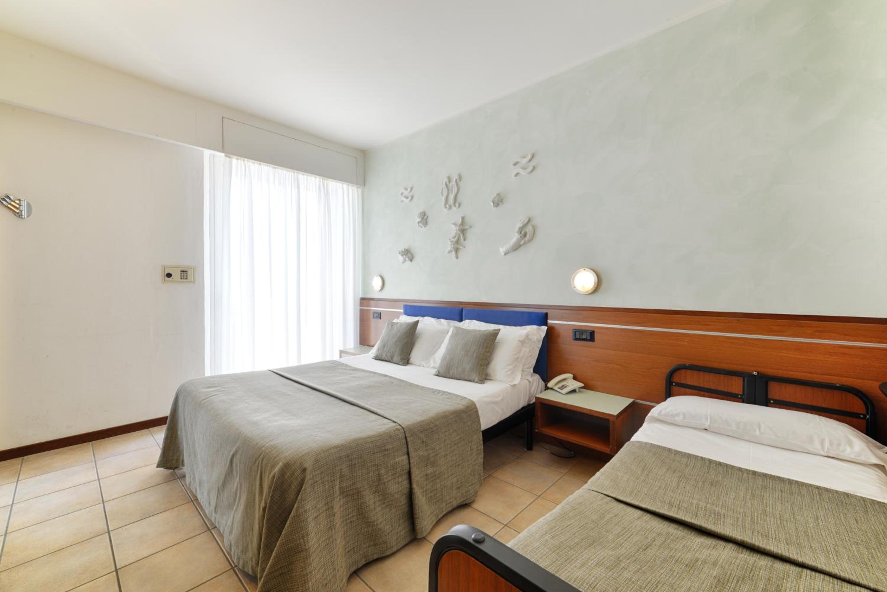 Quadruple Room with Sea View