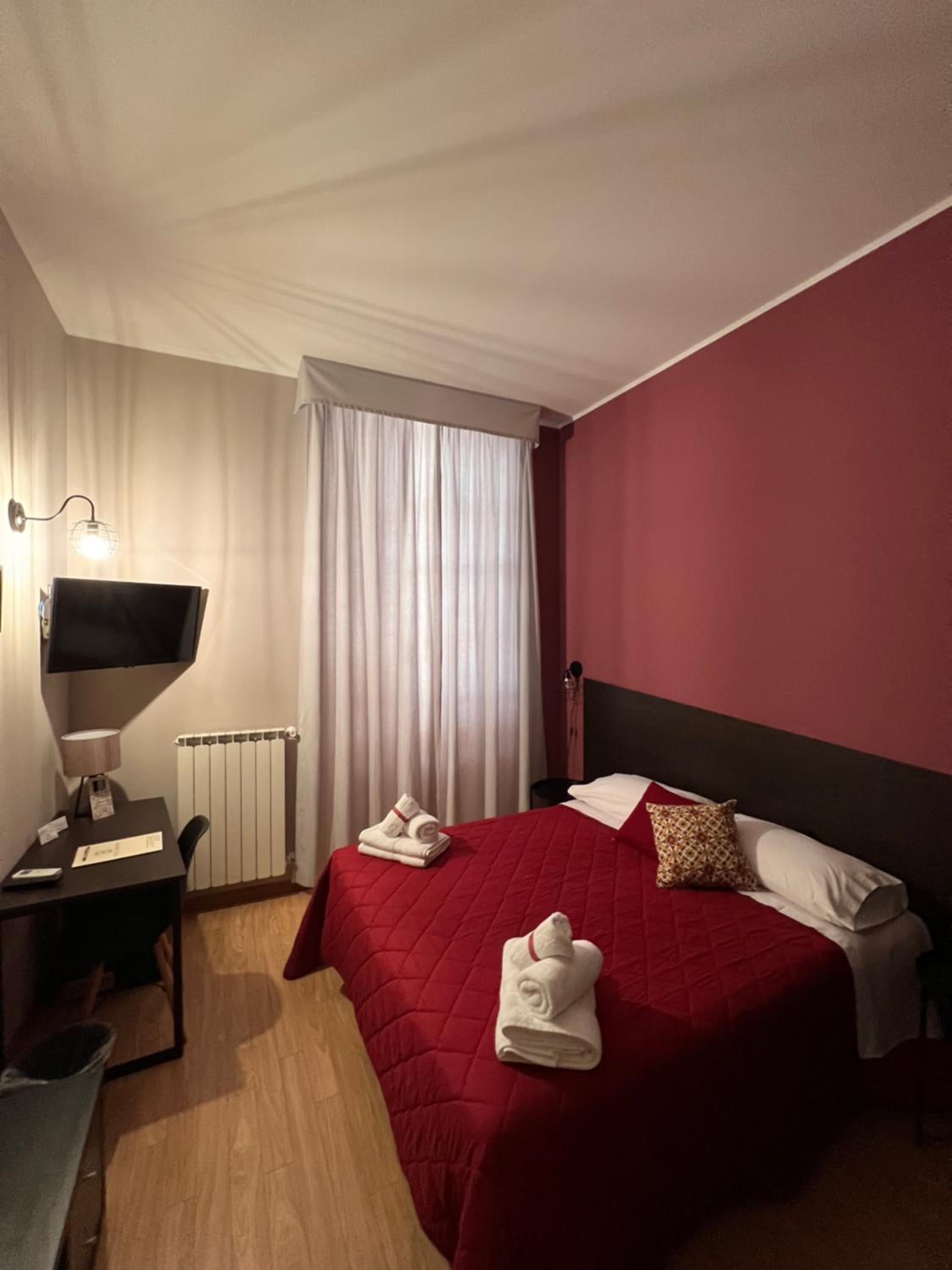 Double Room - Photo 5