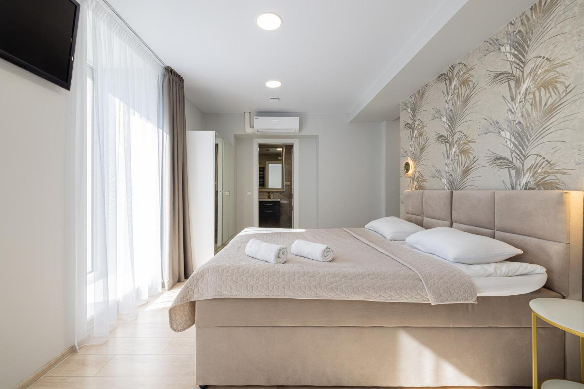 Double Room with Balcony - Photo 4