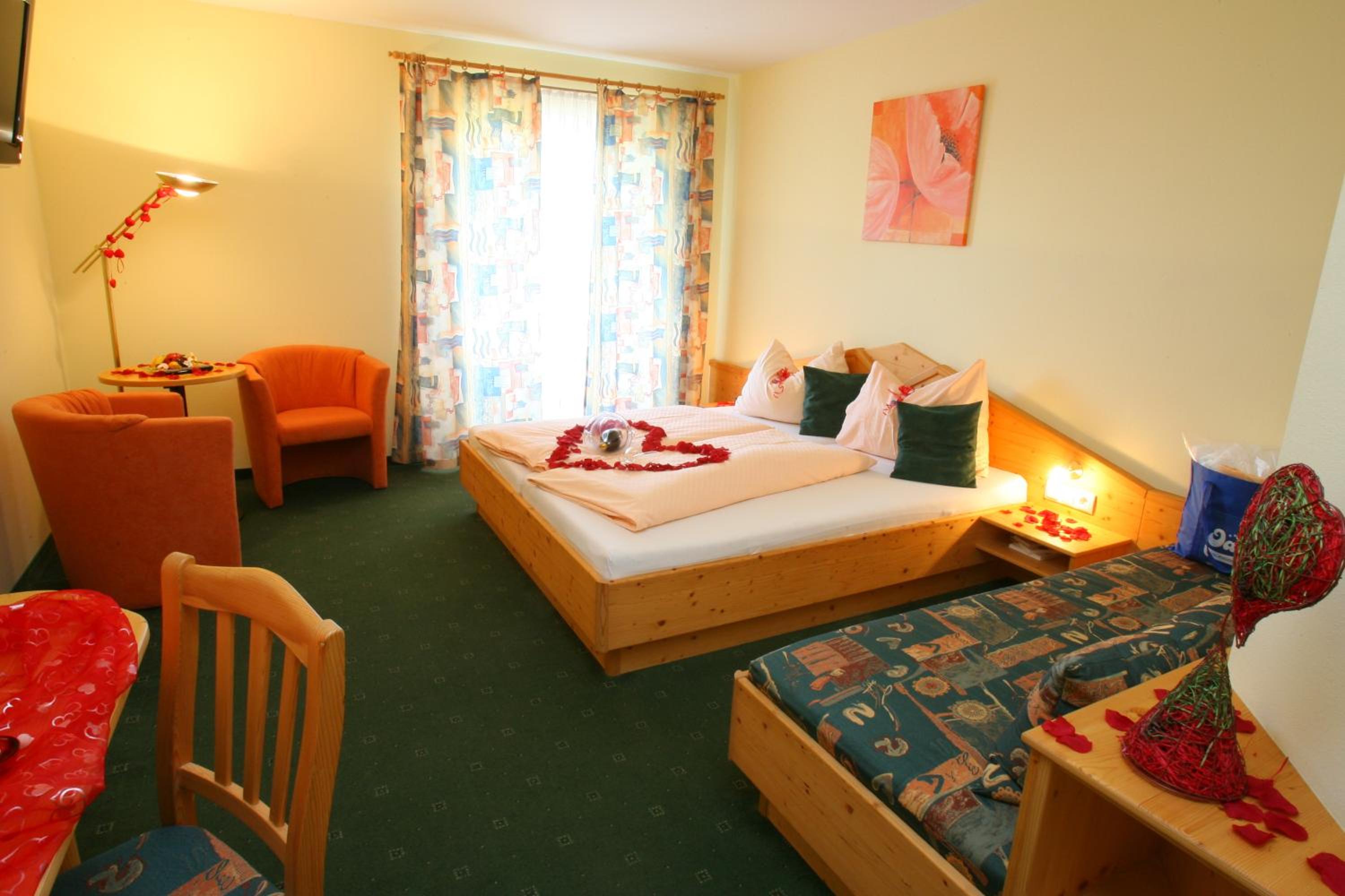 Special Offer - Comfort Double Room with Romantic Package photo 3
