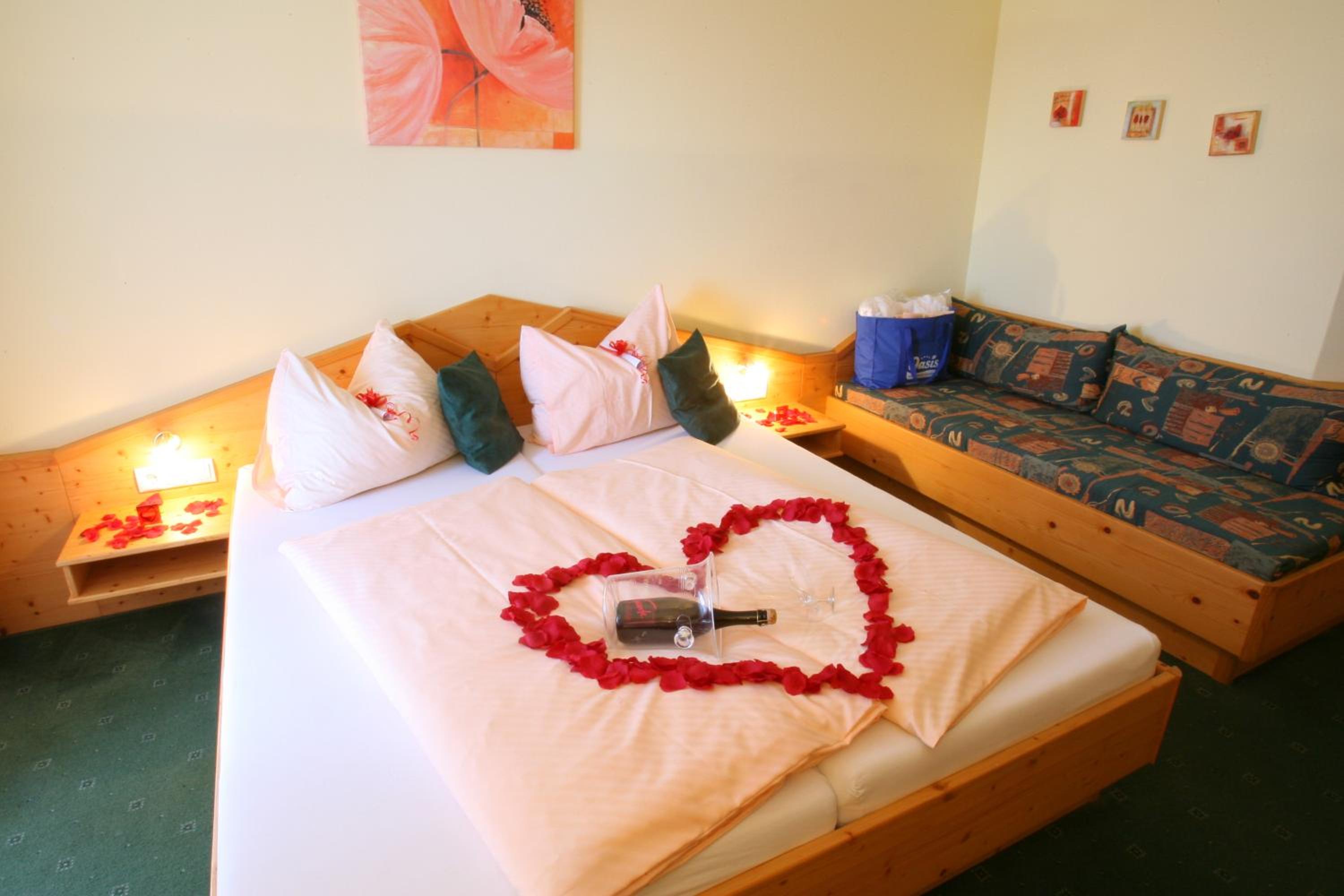 Special Offer - Comfort Double Room with Romantic Package photo 2