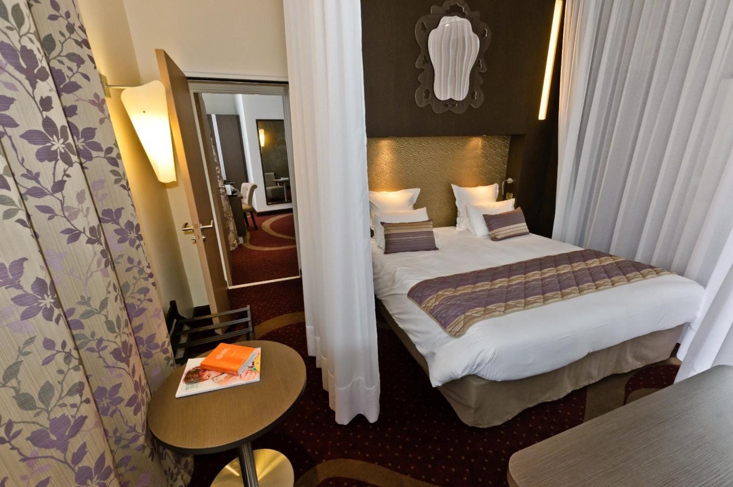 Deluxe Suite (4 Adults) photo 1