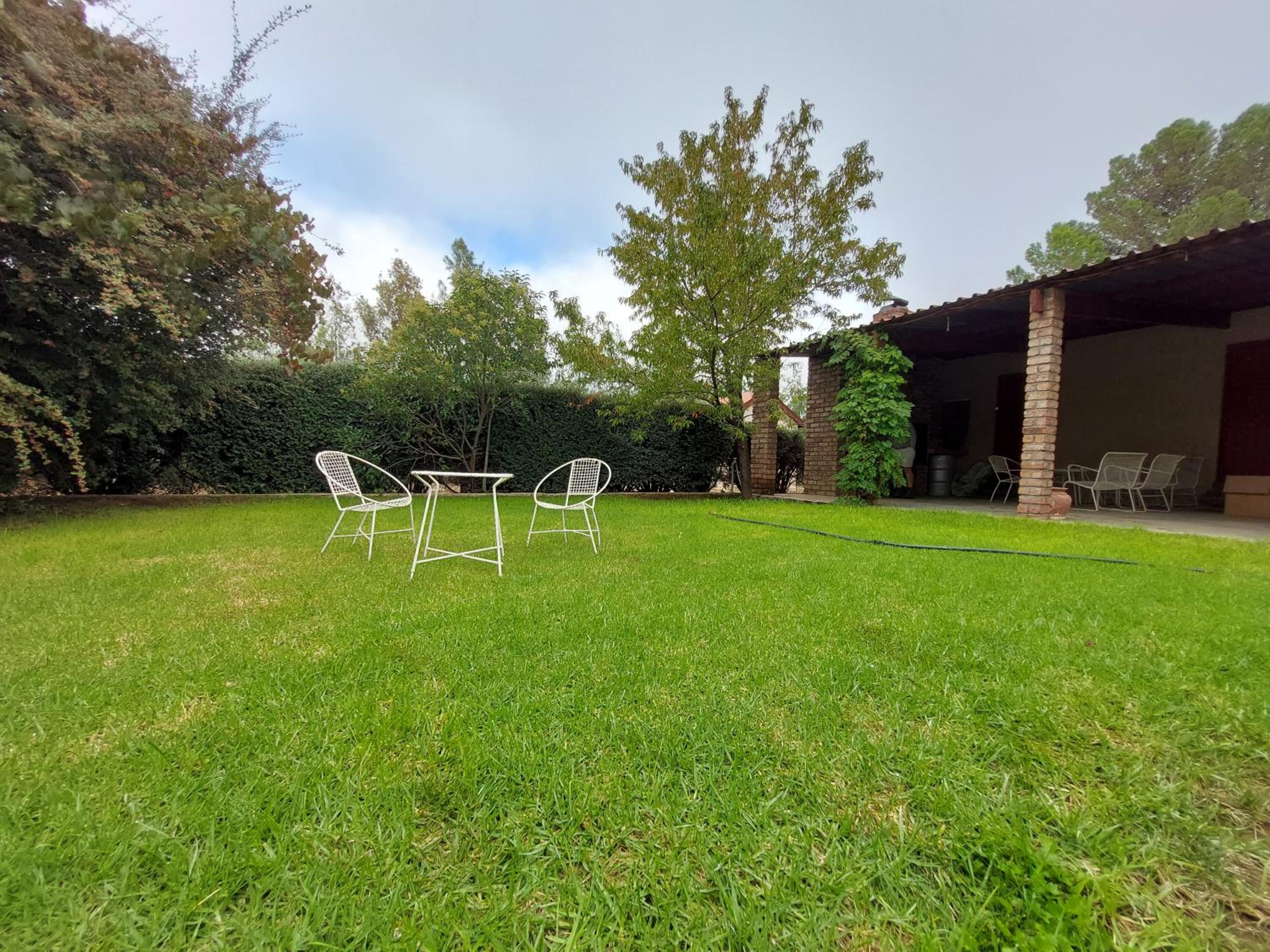 Five-Bedroom House photo 2