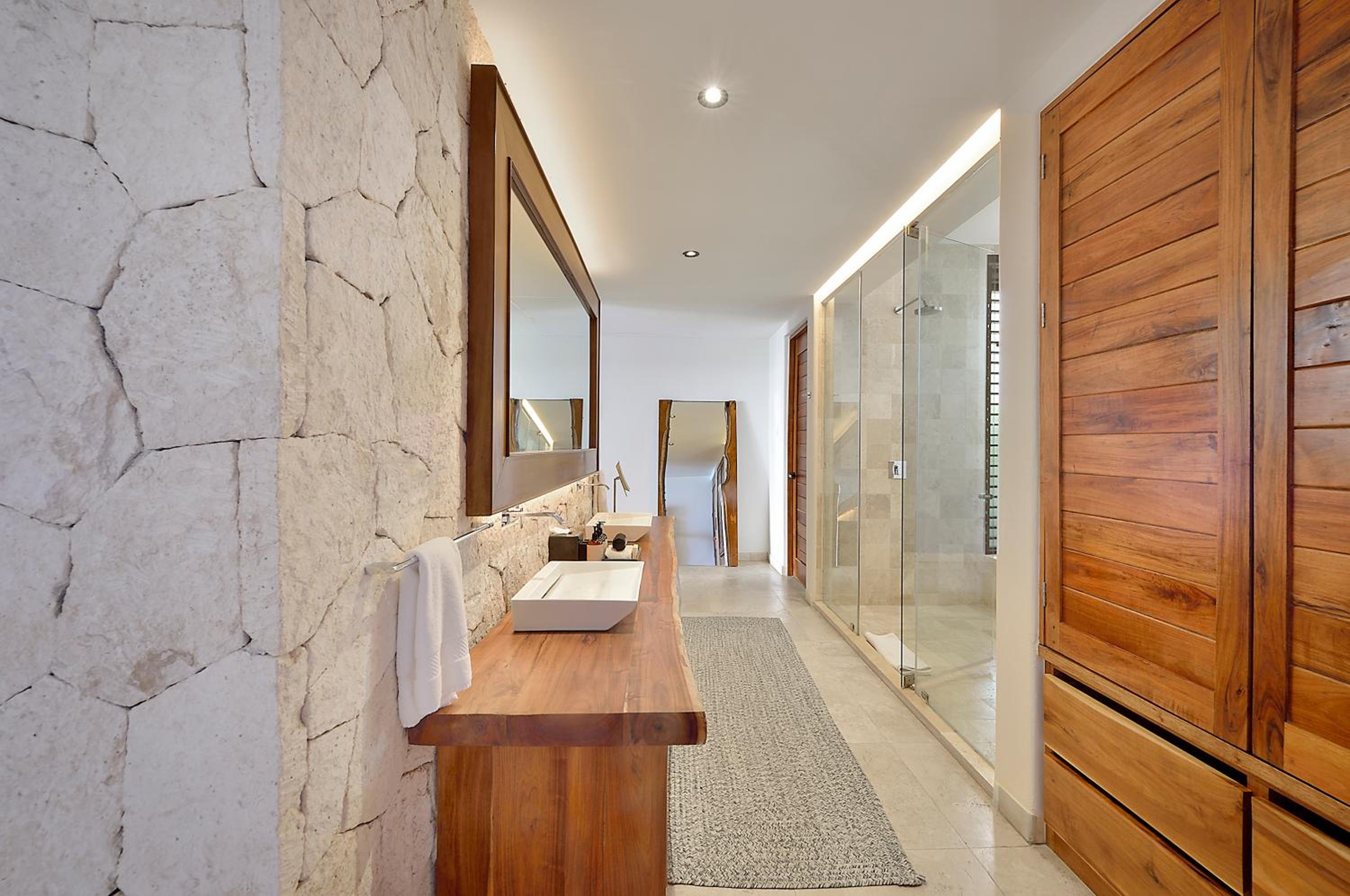 Suite Ocean View thumbnail 6