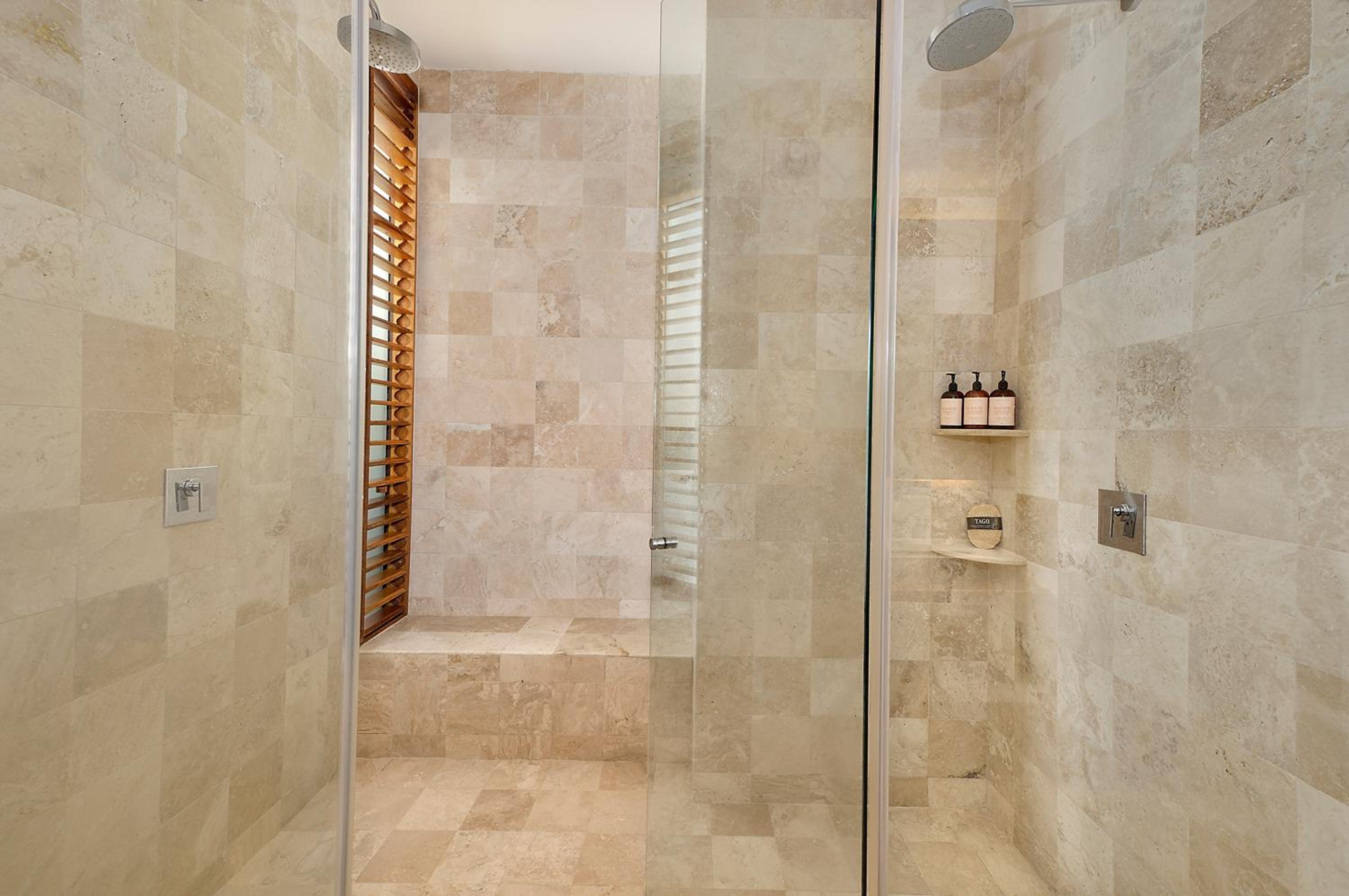 Suite Ocean View thumbnail 5