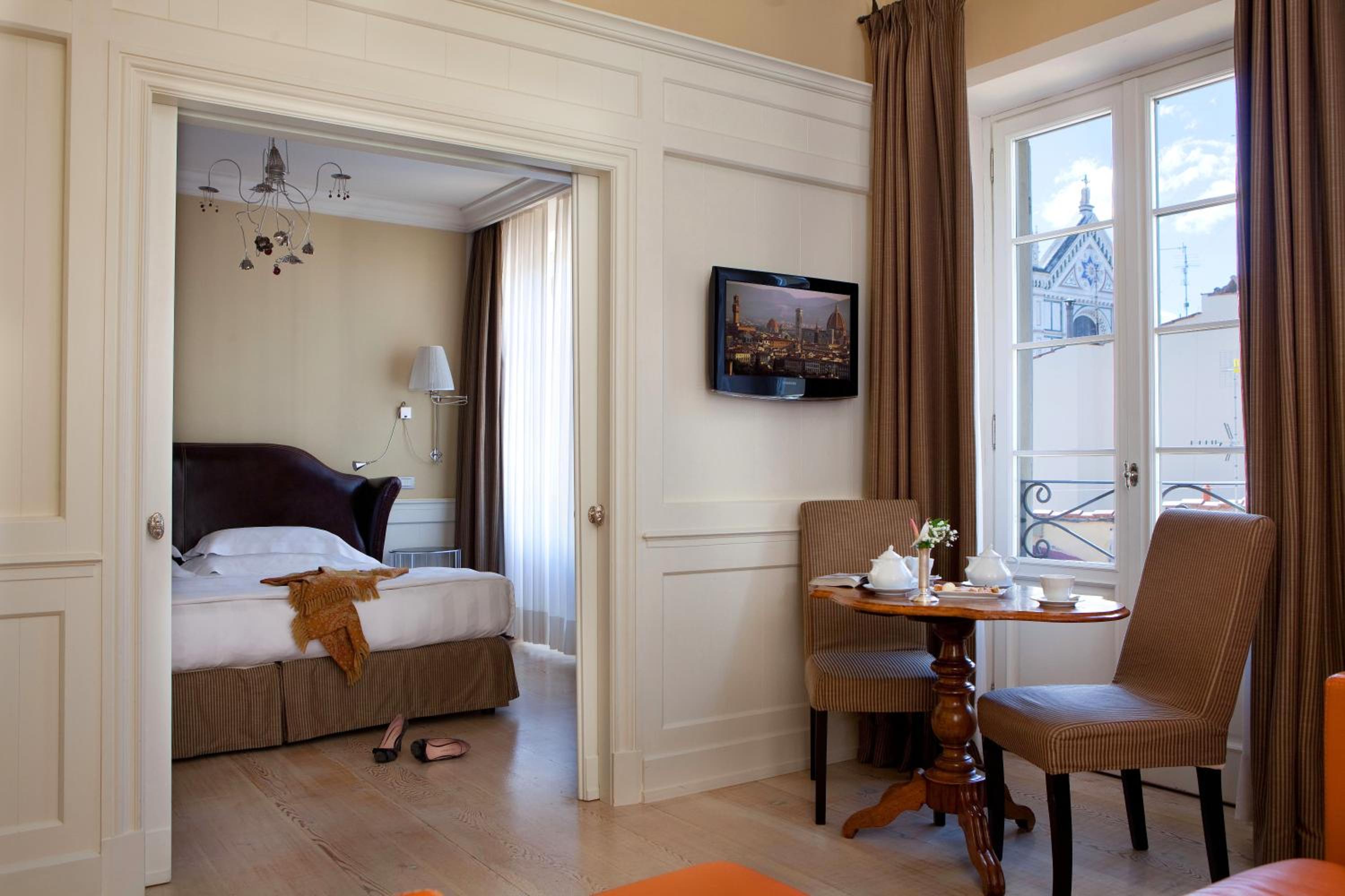 Suite - Photo 2