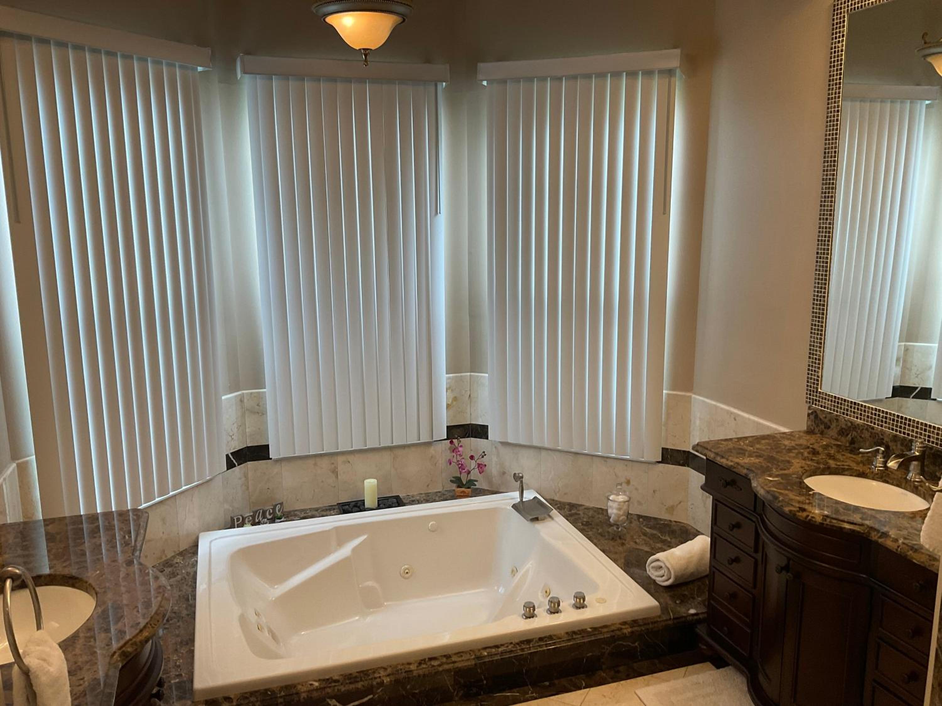 Suite with Spa Bath - Photo 3