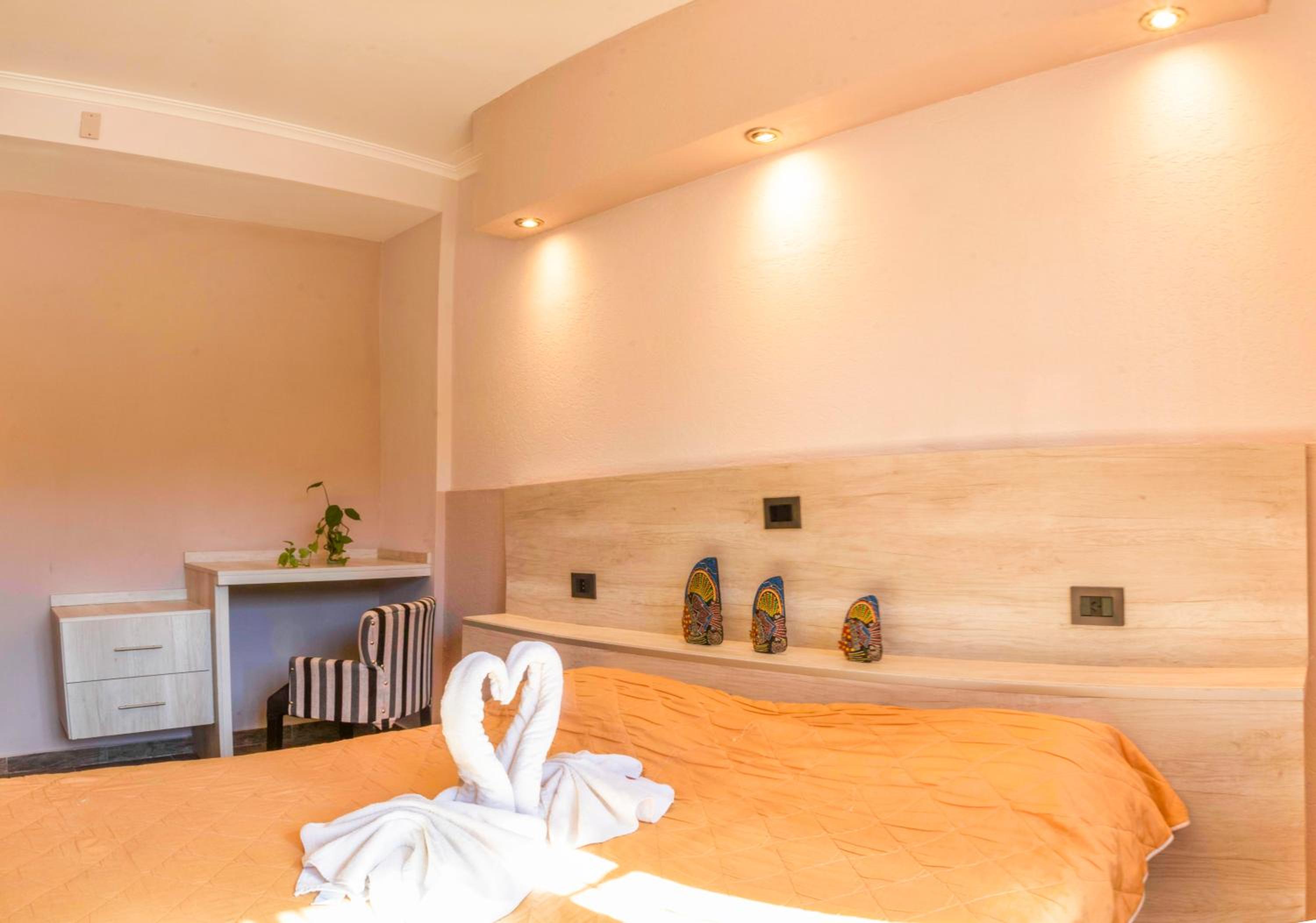 Double or Twin Room photo 3