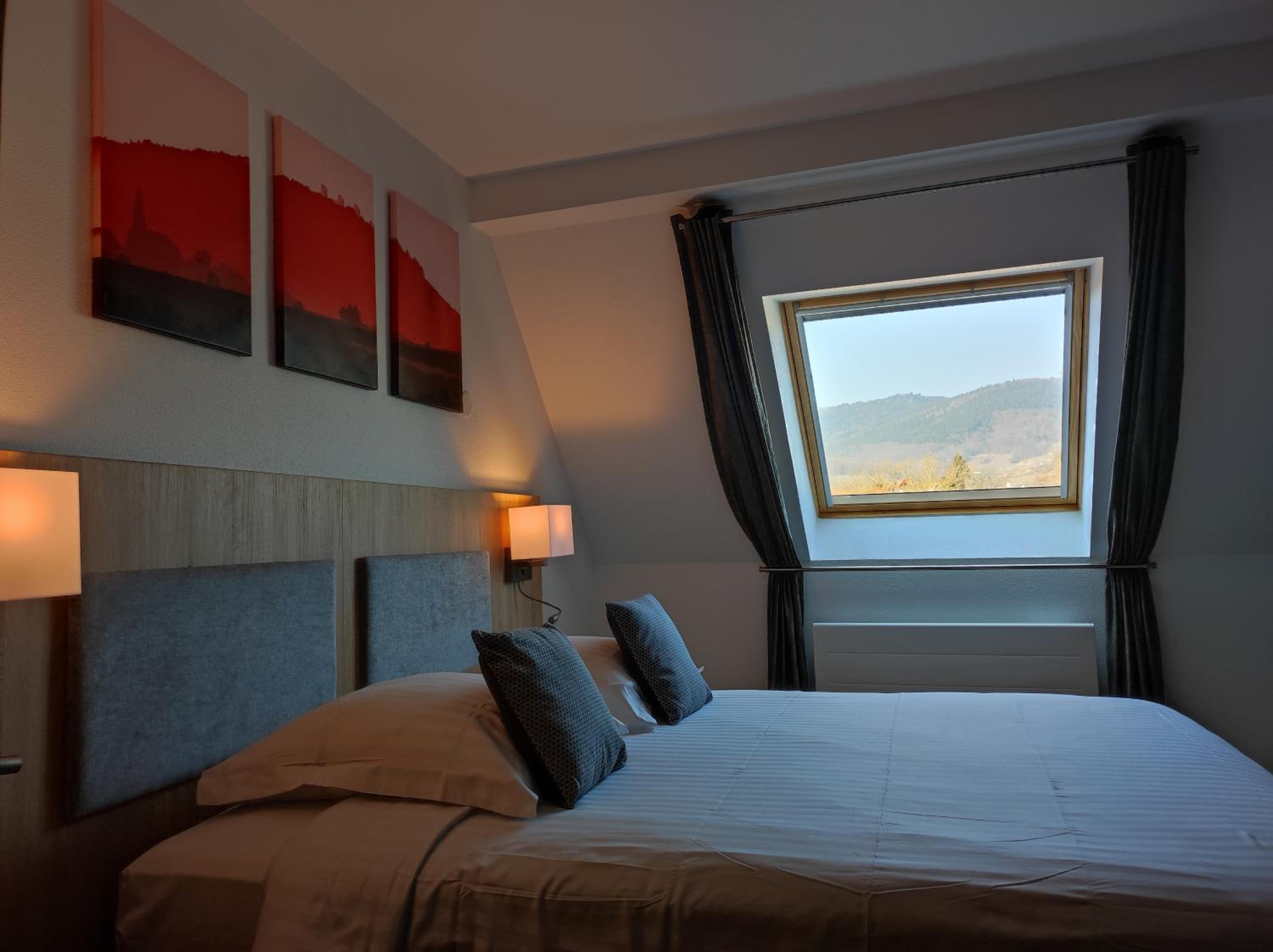 Deluxe Double Room with Castle View