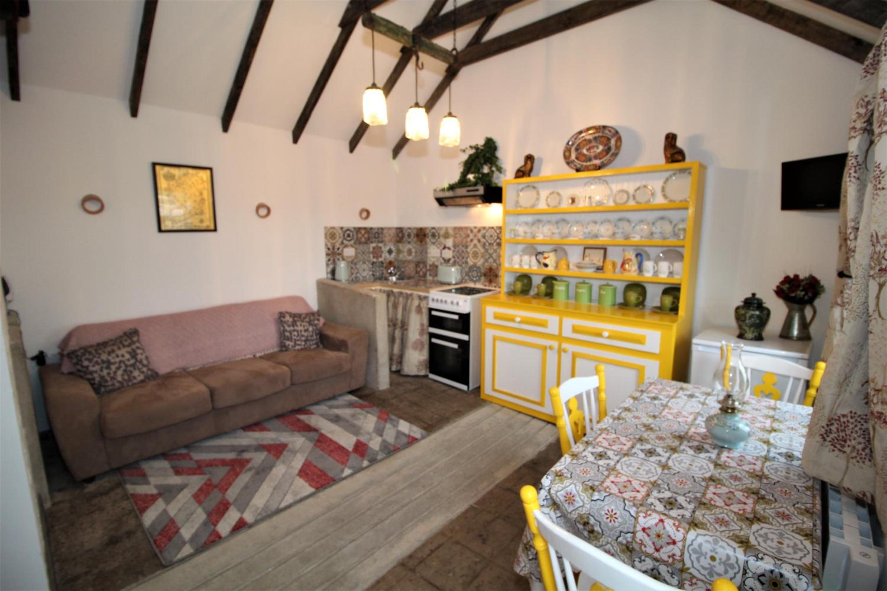 One-Bedroom Cottage - Photo 4