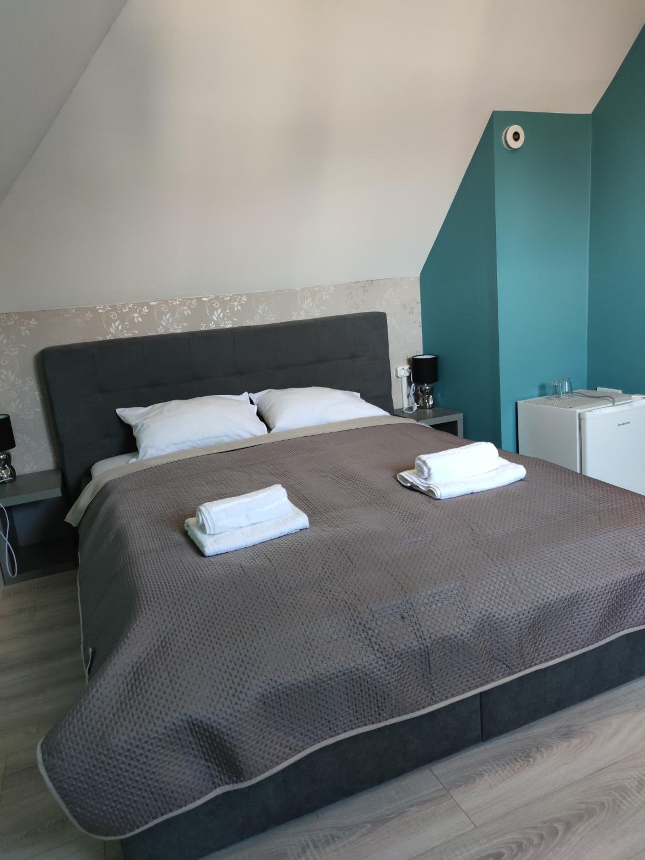 Standard Queen Room - Photo 4