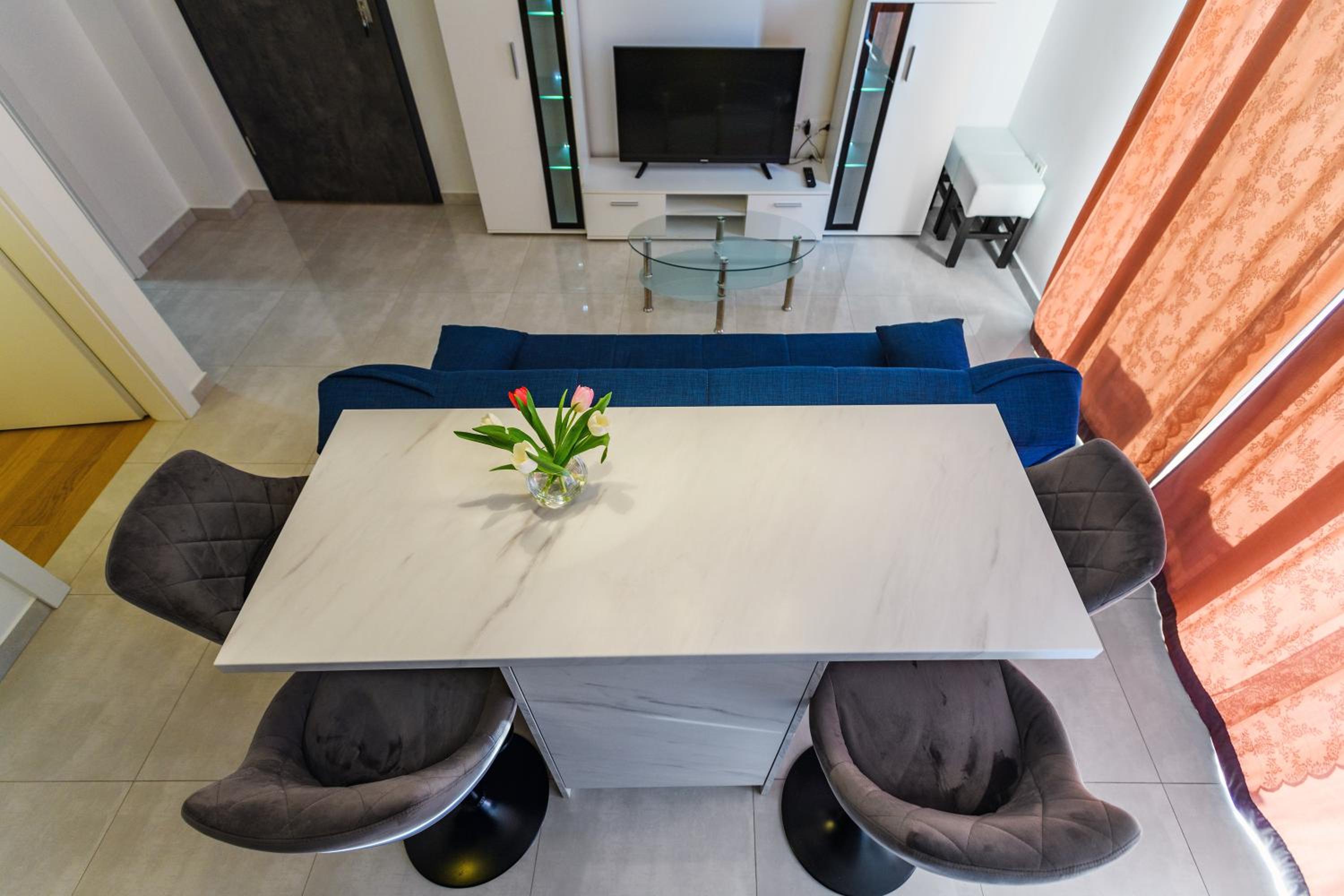 One-Bedroom Apartment - Photo 22