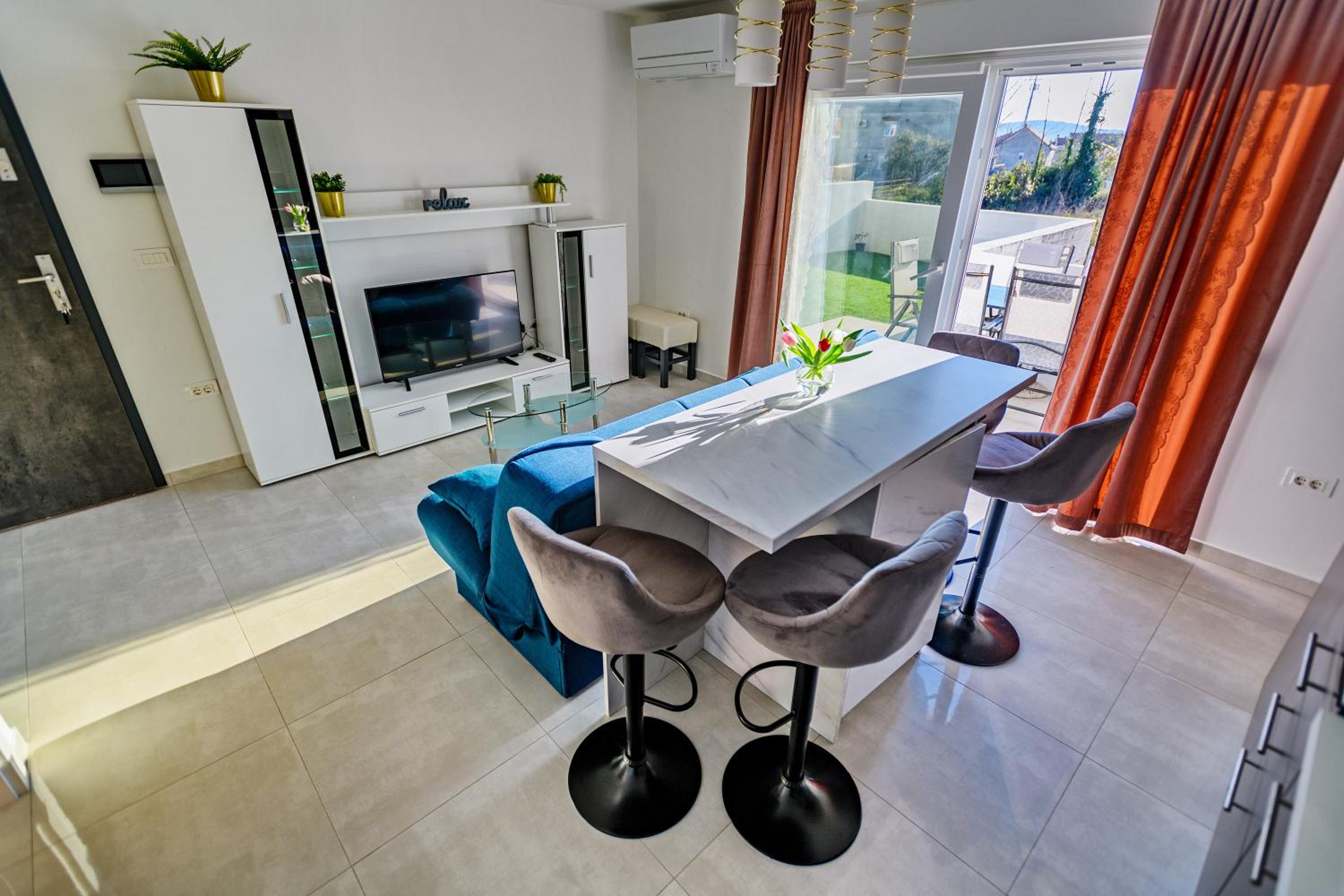 One-Bedroom Apartment - Photo 20