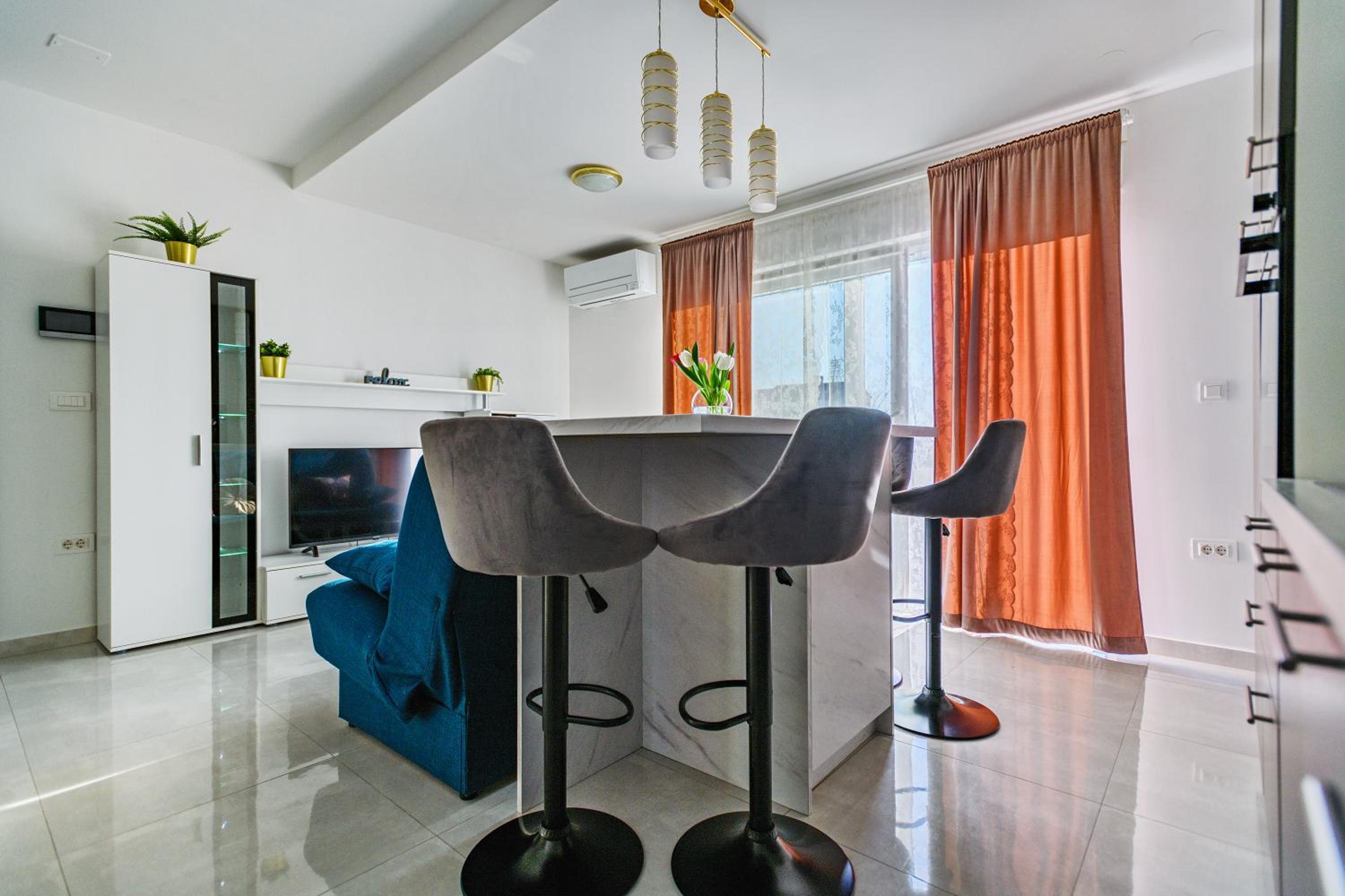 One-Bedroom Apartment - Photo 15