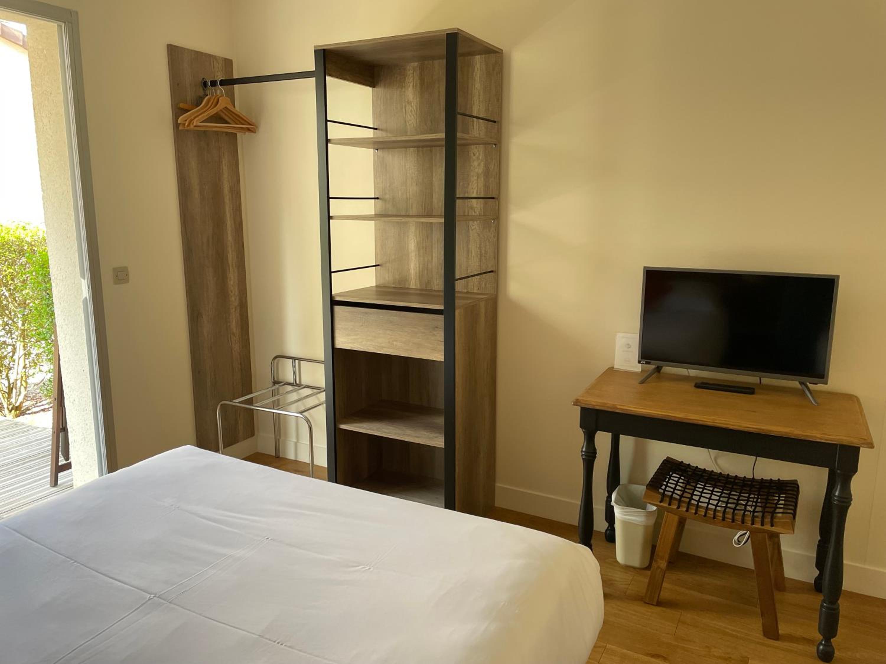 Standard Triple Room - Photo 4