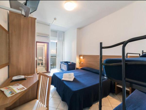 Quadruple Room with Sea View photo 3