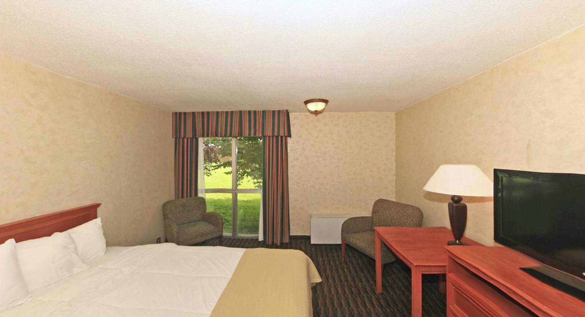 Double Room with Two Double Beds - Non-Smoking - Photo 2
