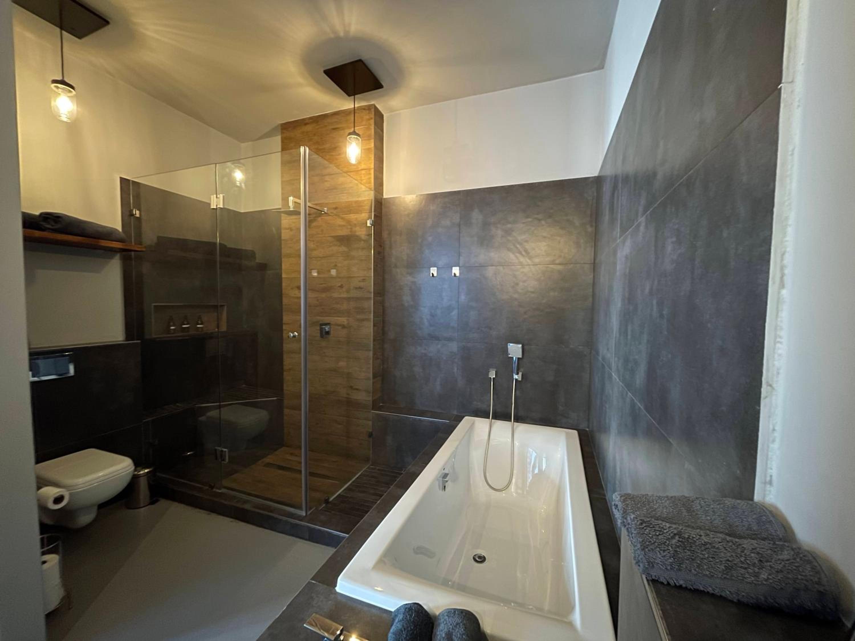 Studio Apartment - Photo 9