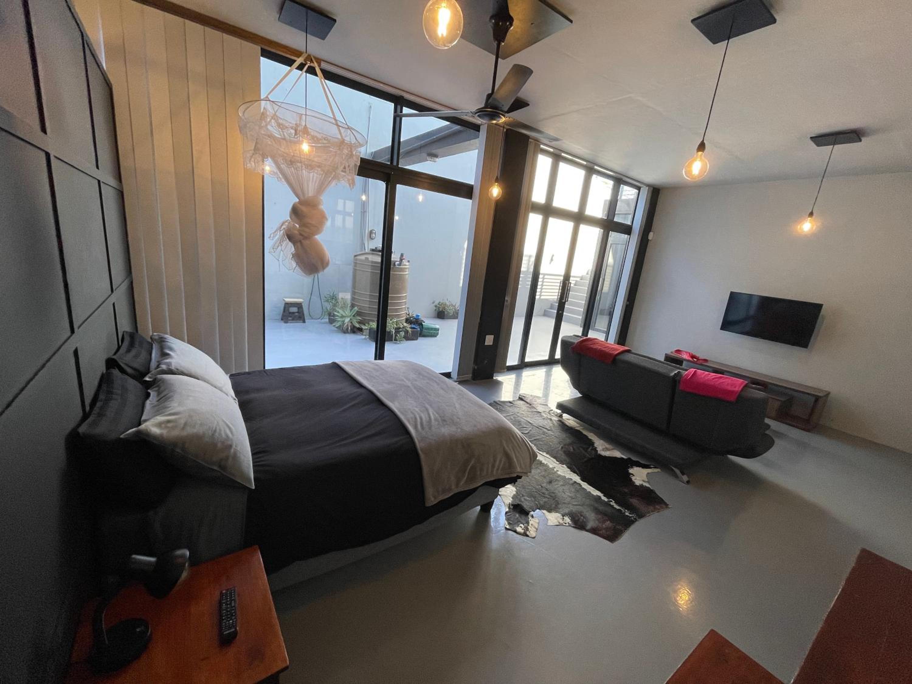 Studio Apartment - Photo 4