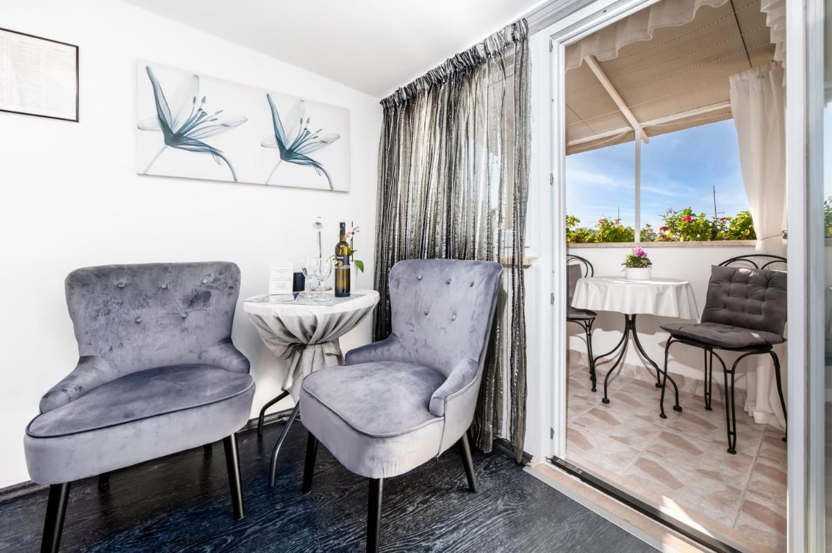 Deluxe Double Room with Balcony and Sea View