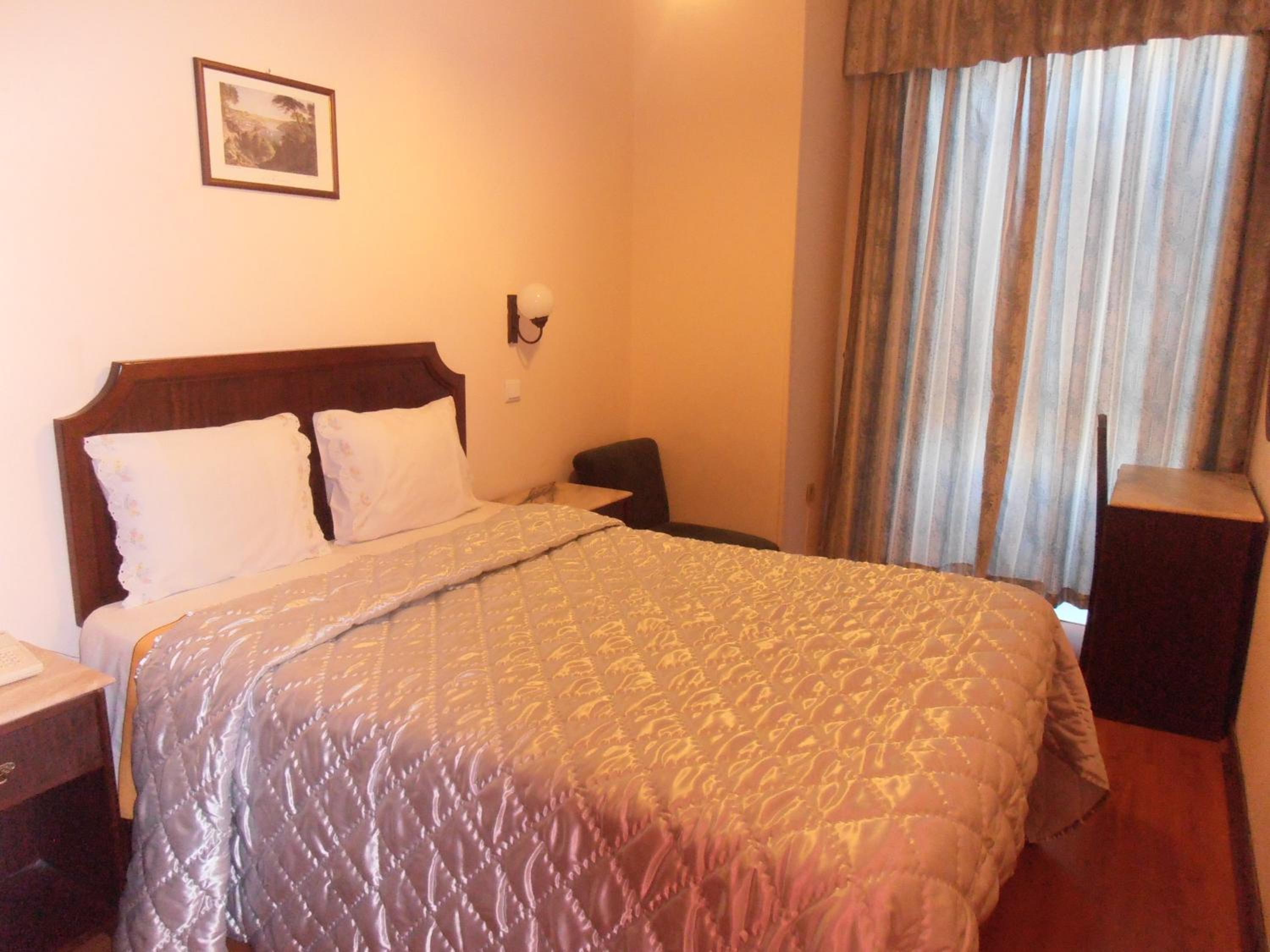 Double Room with City View - Photo 11