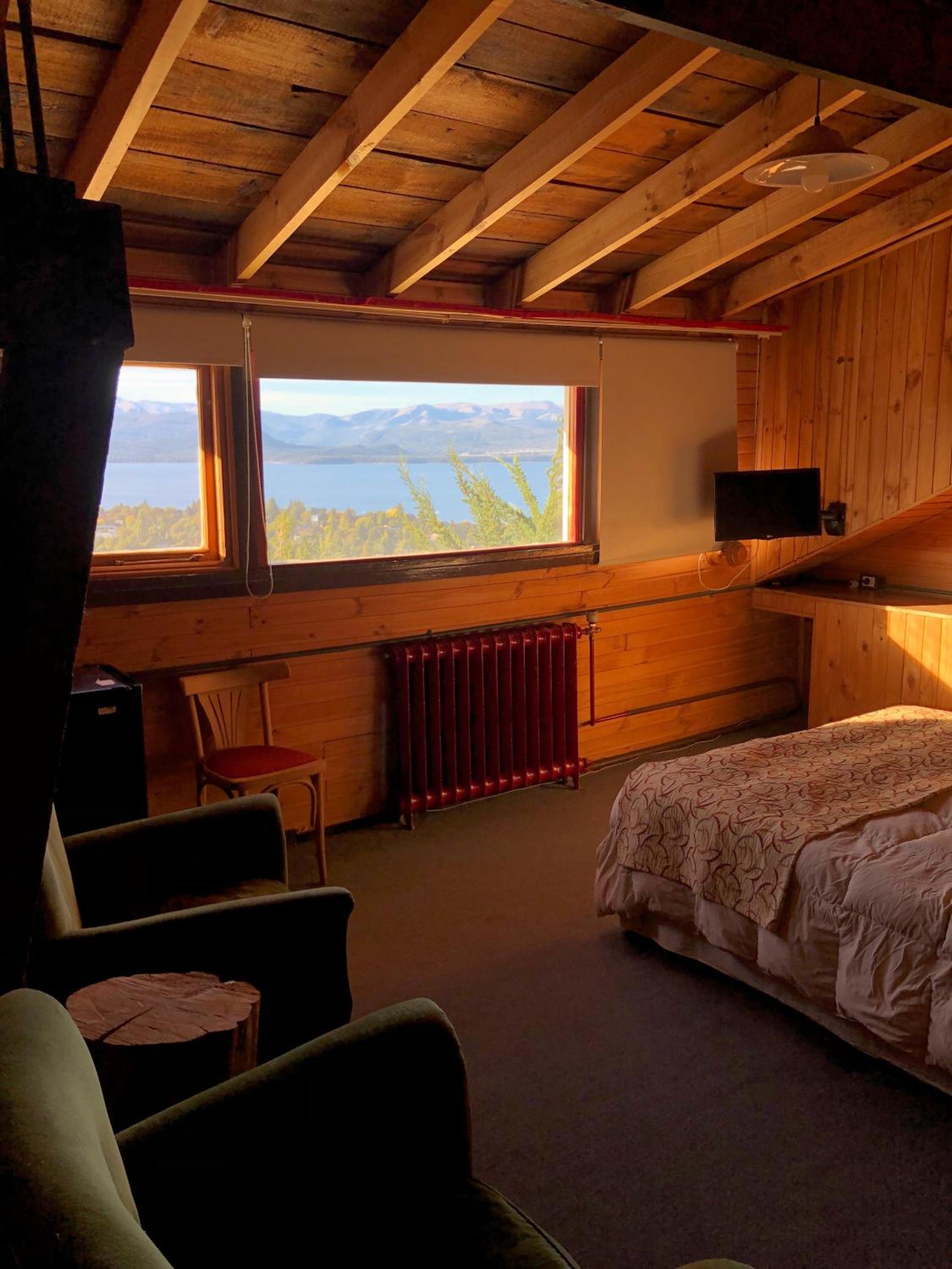 Two Bedroom Apartment with Lake View photo 1